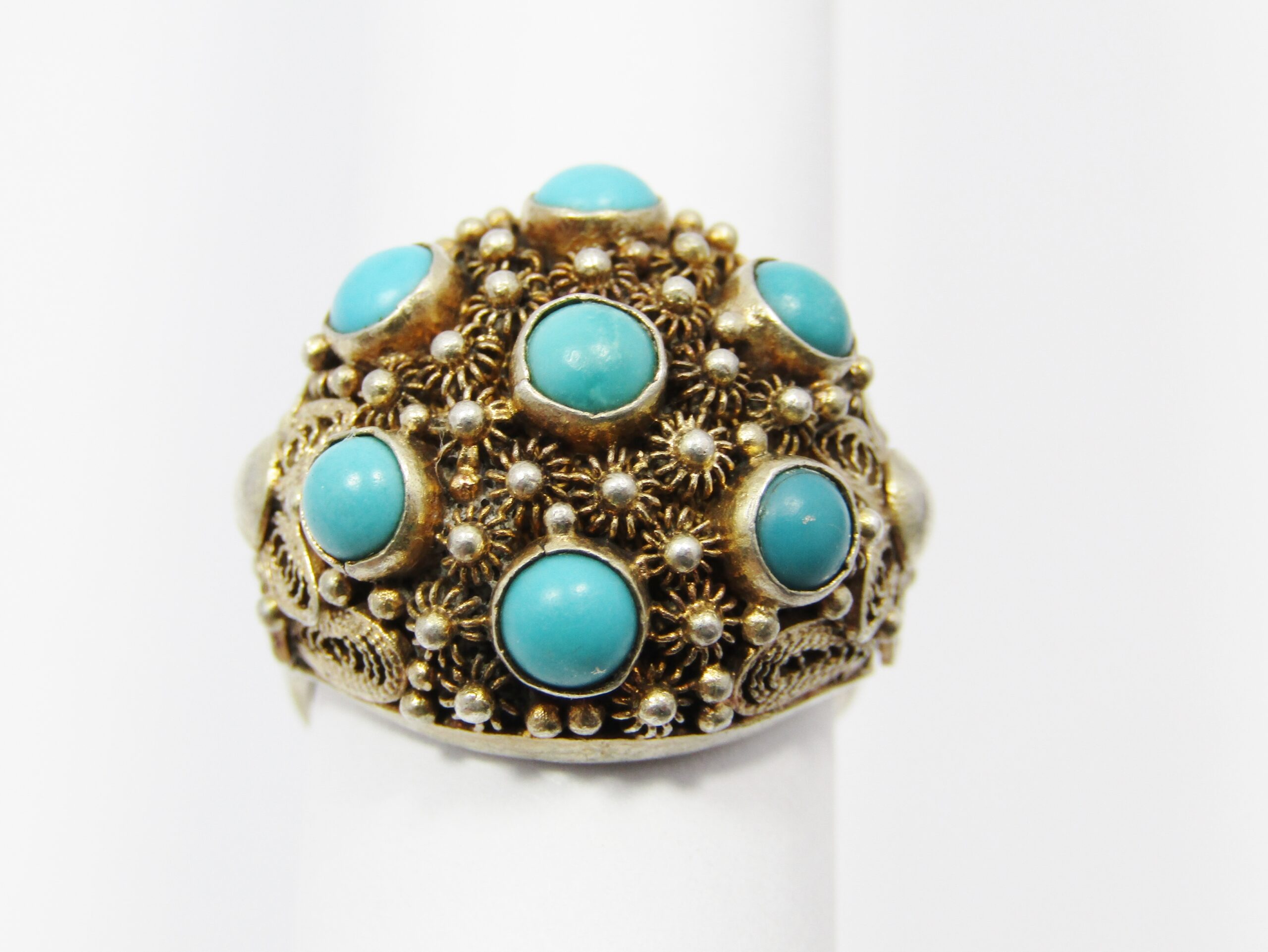 A Stunning Gold Gilt over Sterling Silver Vintage Design Ring
