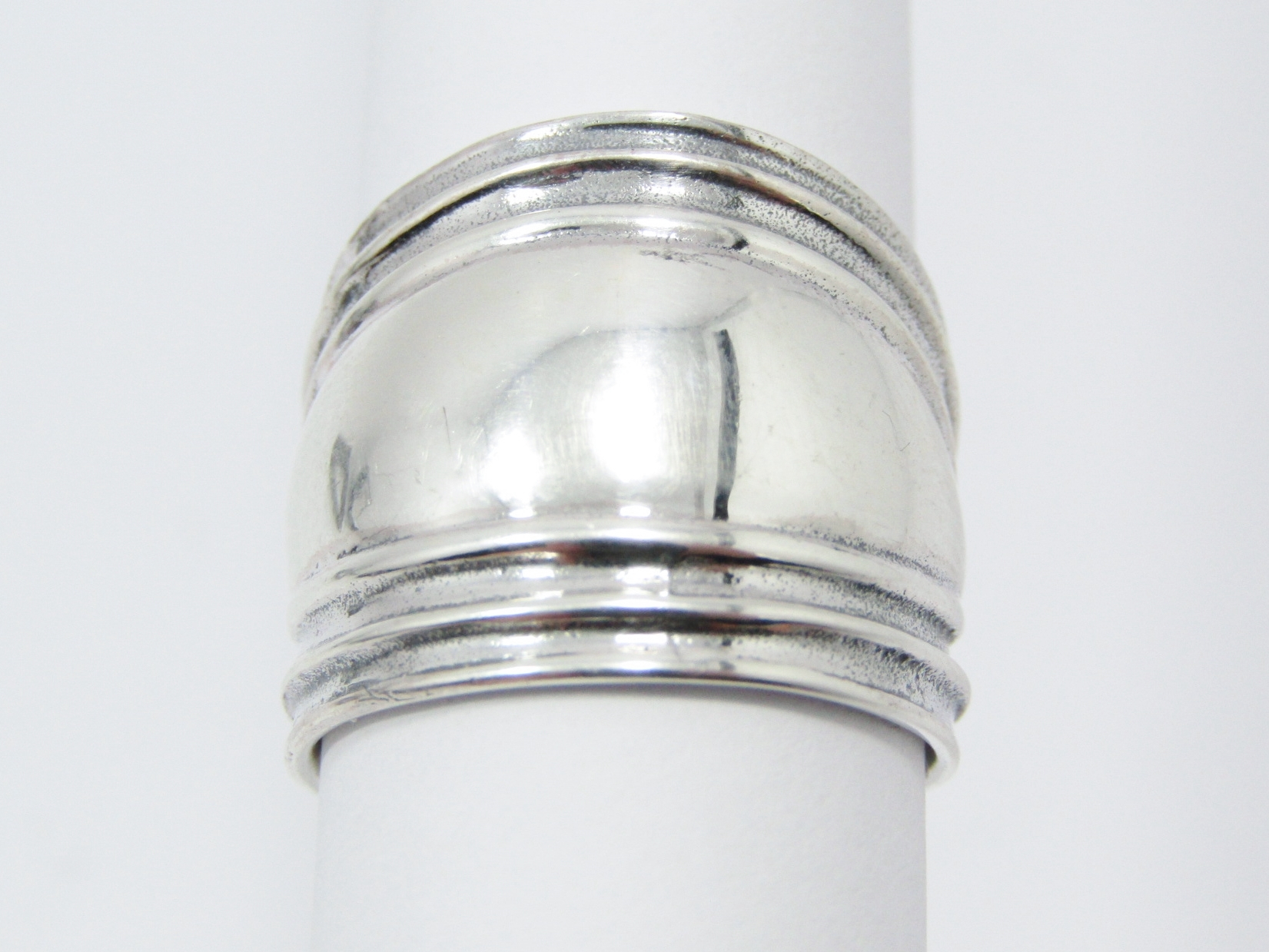 Lovely Broad Ribbed Band in Sterling Silver