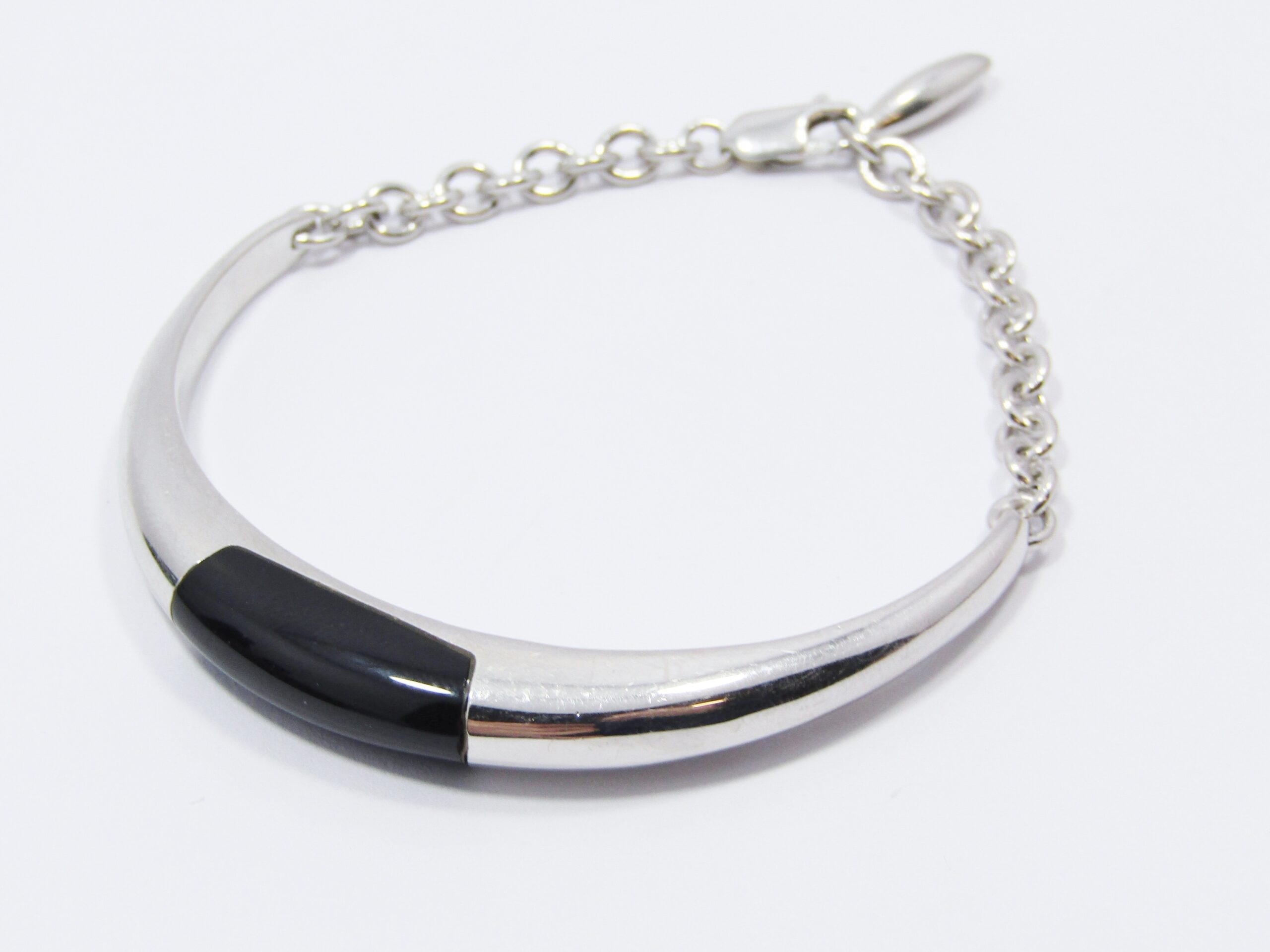An Oh so Lovely Onyx Bangle in Sterling Silver