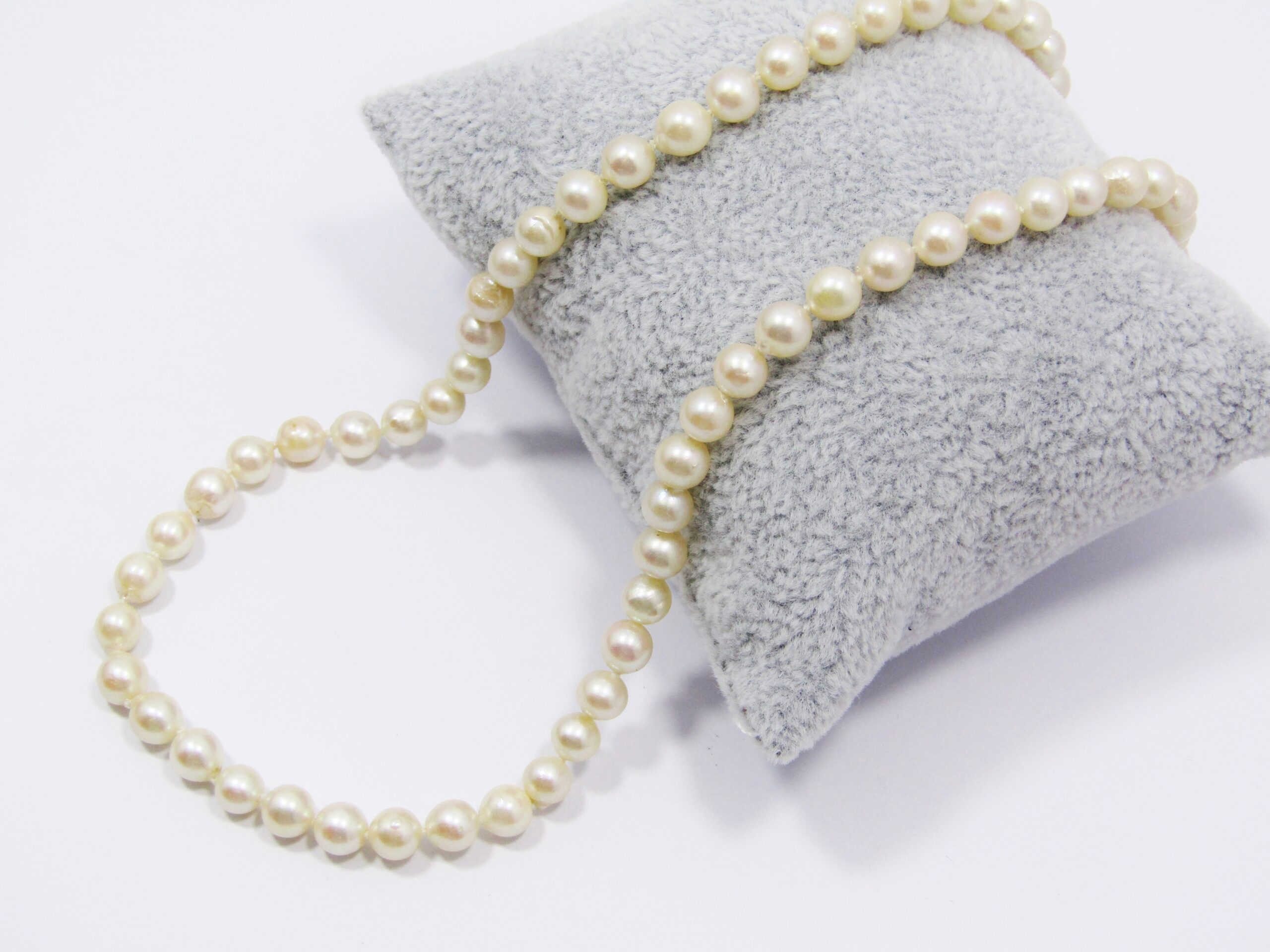 Beautiful! Vintage Sea Cultured Pearl Necklace