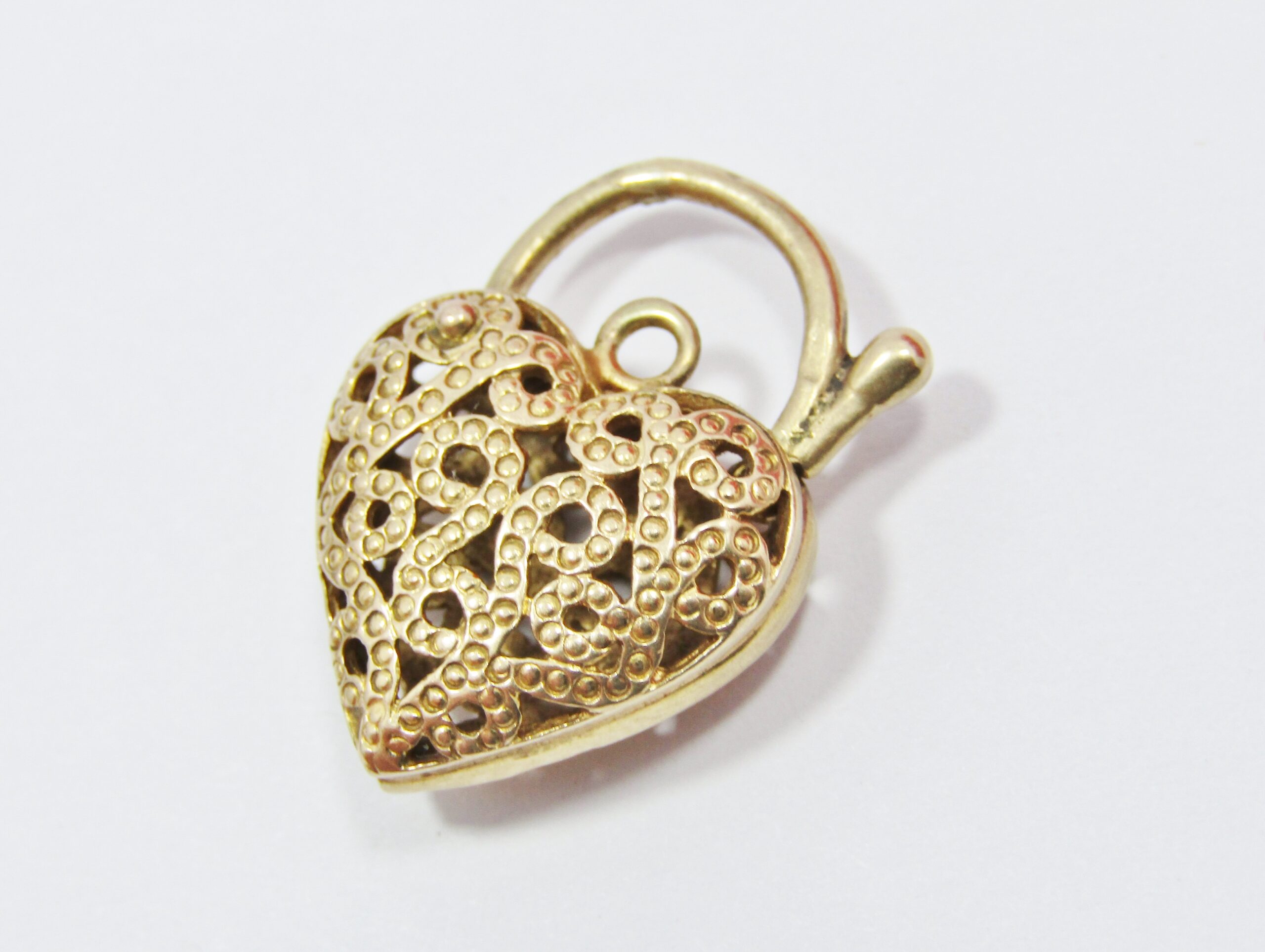 Lovely 9CT Gold Detailed Heart Padlock