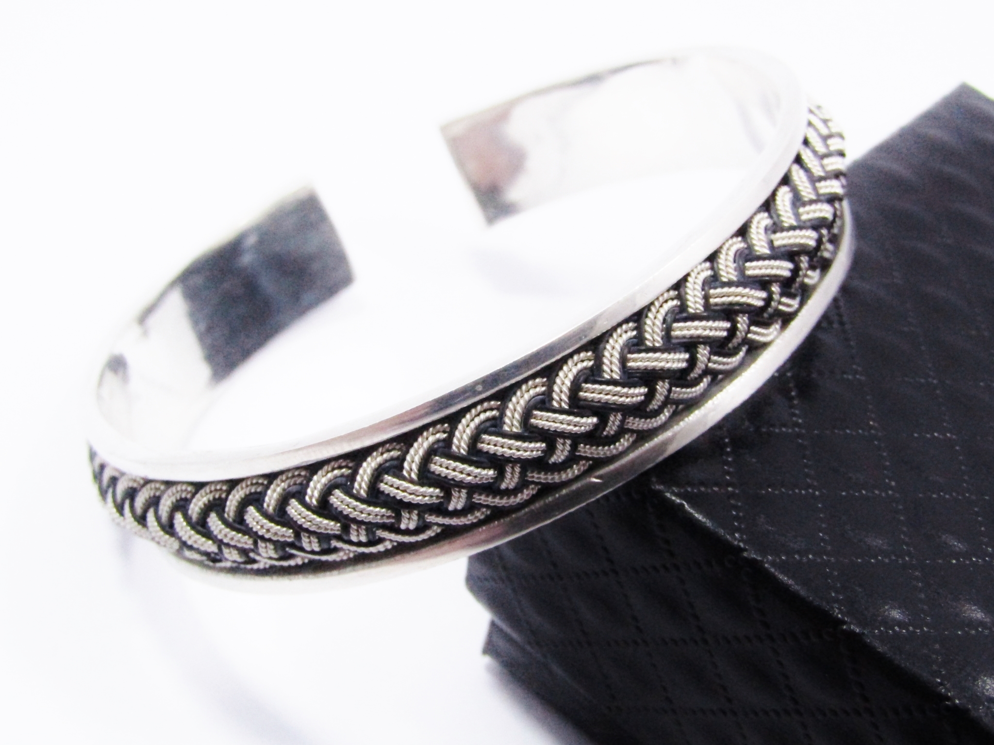 A Gorgeous Weighty Elephant Hair Cuff Bangle in Sterling Silver.