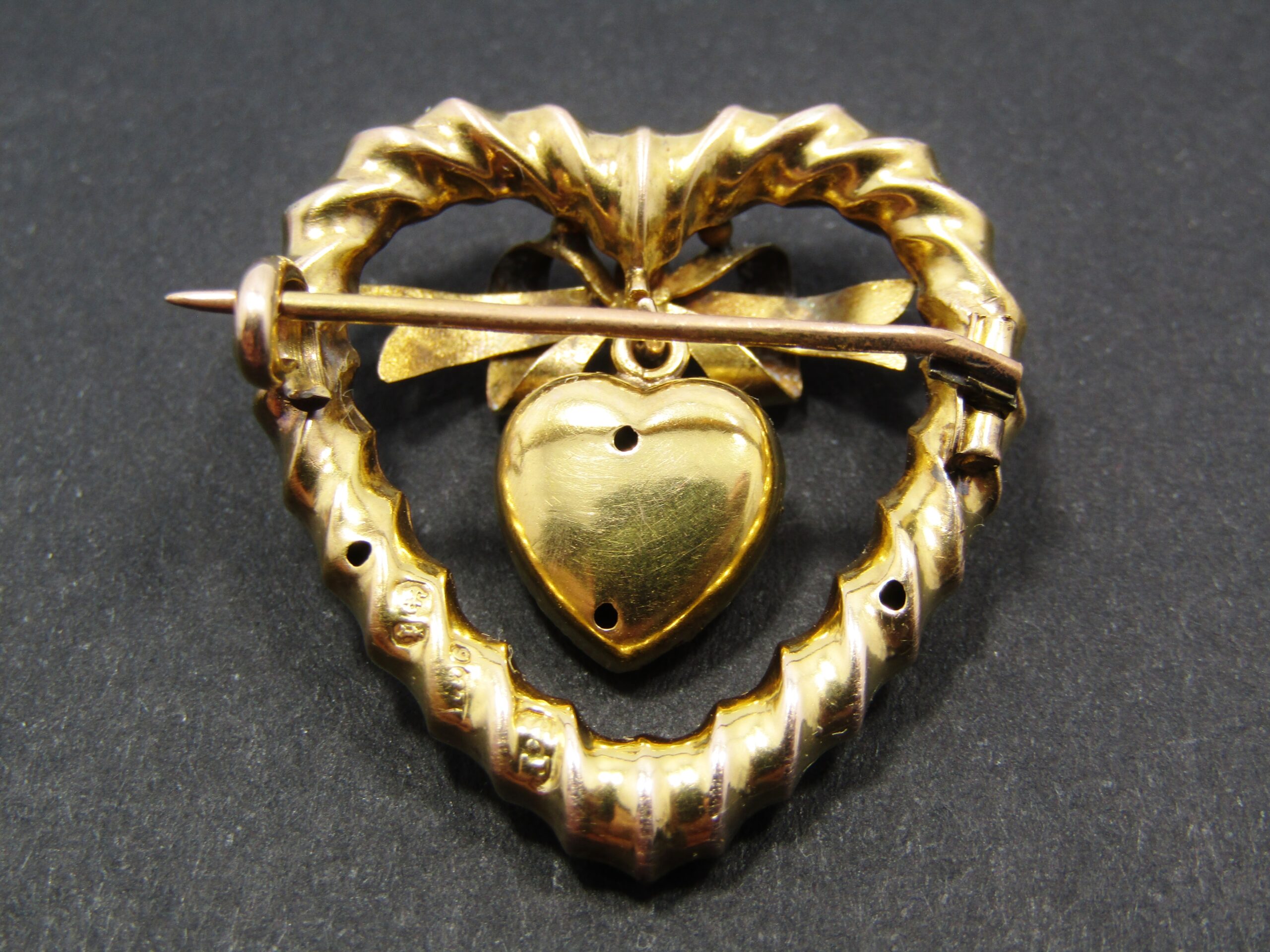 Beautiful! Antique (c1893) 9CT Hallmarked Heart Brooch