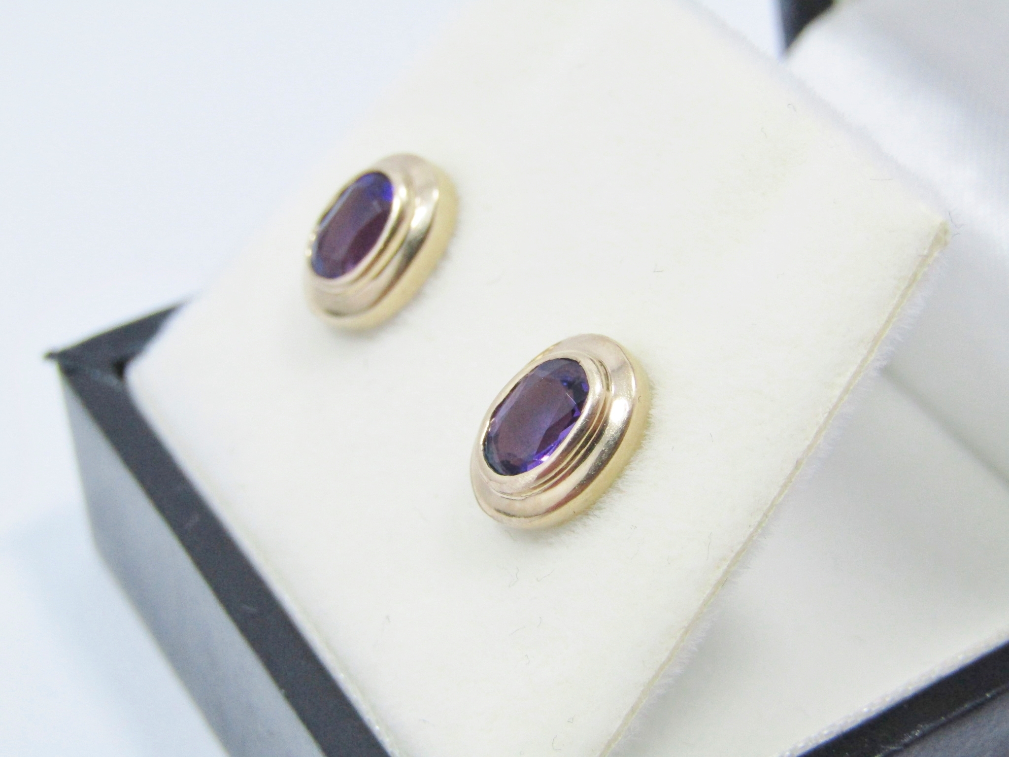 Lovely Pair of 9CT Gold & Amethyst Oval Stud Earrings
