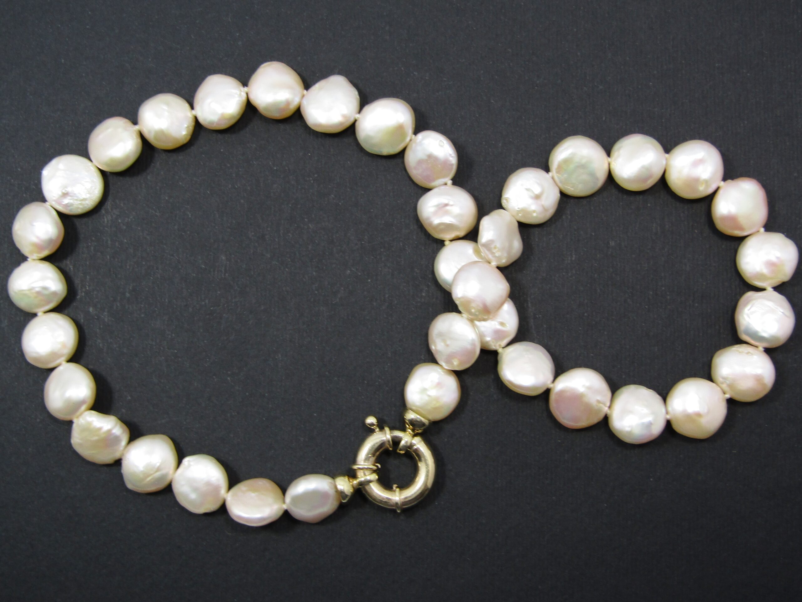 A Gorgeous String of Fresh Water Coin Pearls With a 9ct Gold Signoretti Clasp