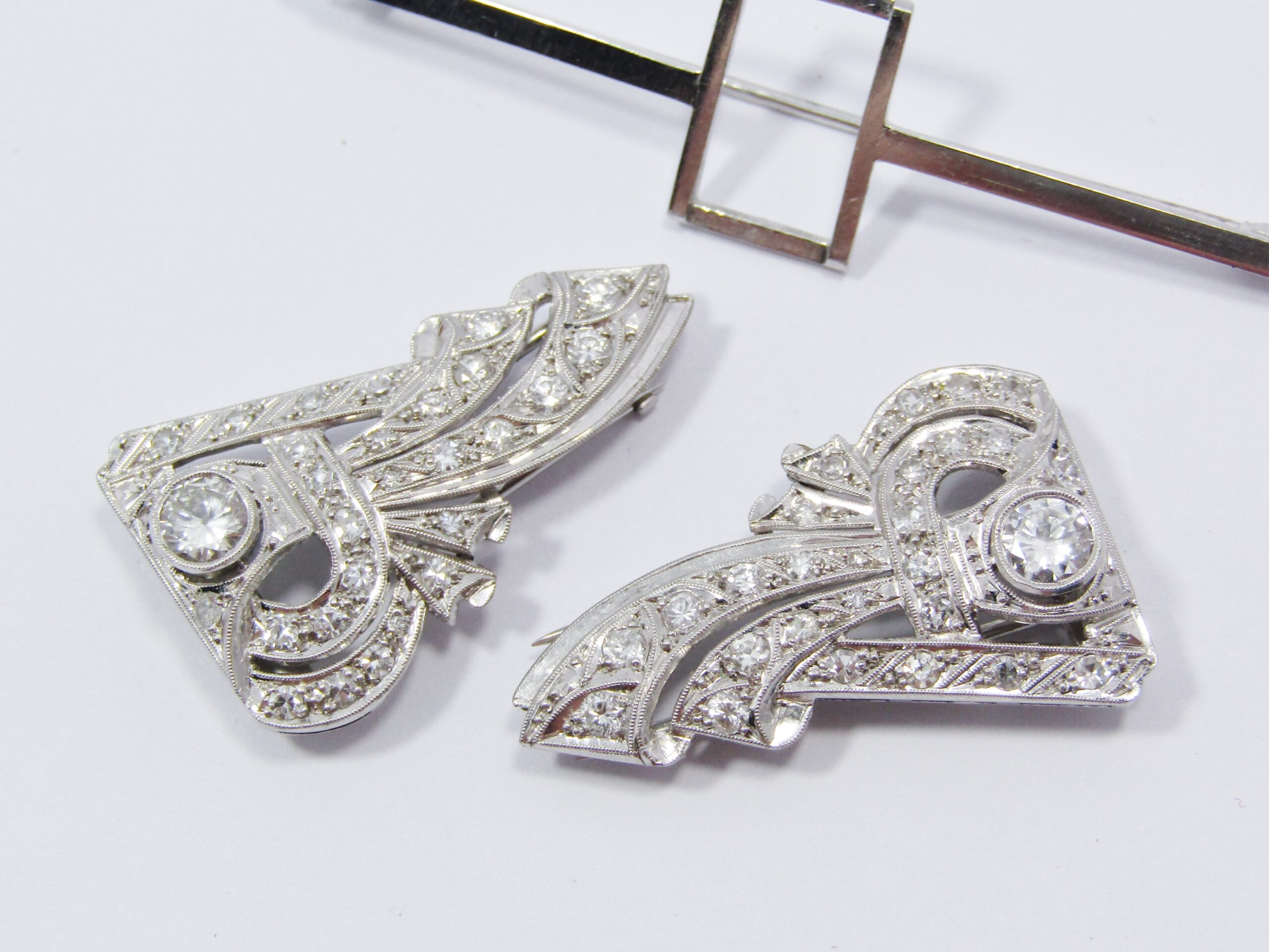 Exquisite! Art Deco 18CT WG & Diamond Double Clip Brooch