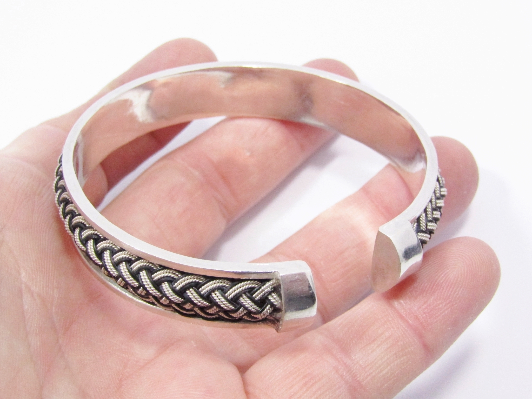A Gorgeous Weighty Elephant Hair Cuff Bangle in Sterling Silver.