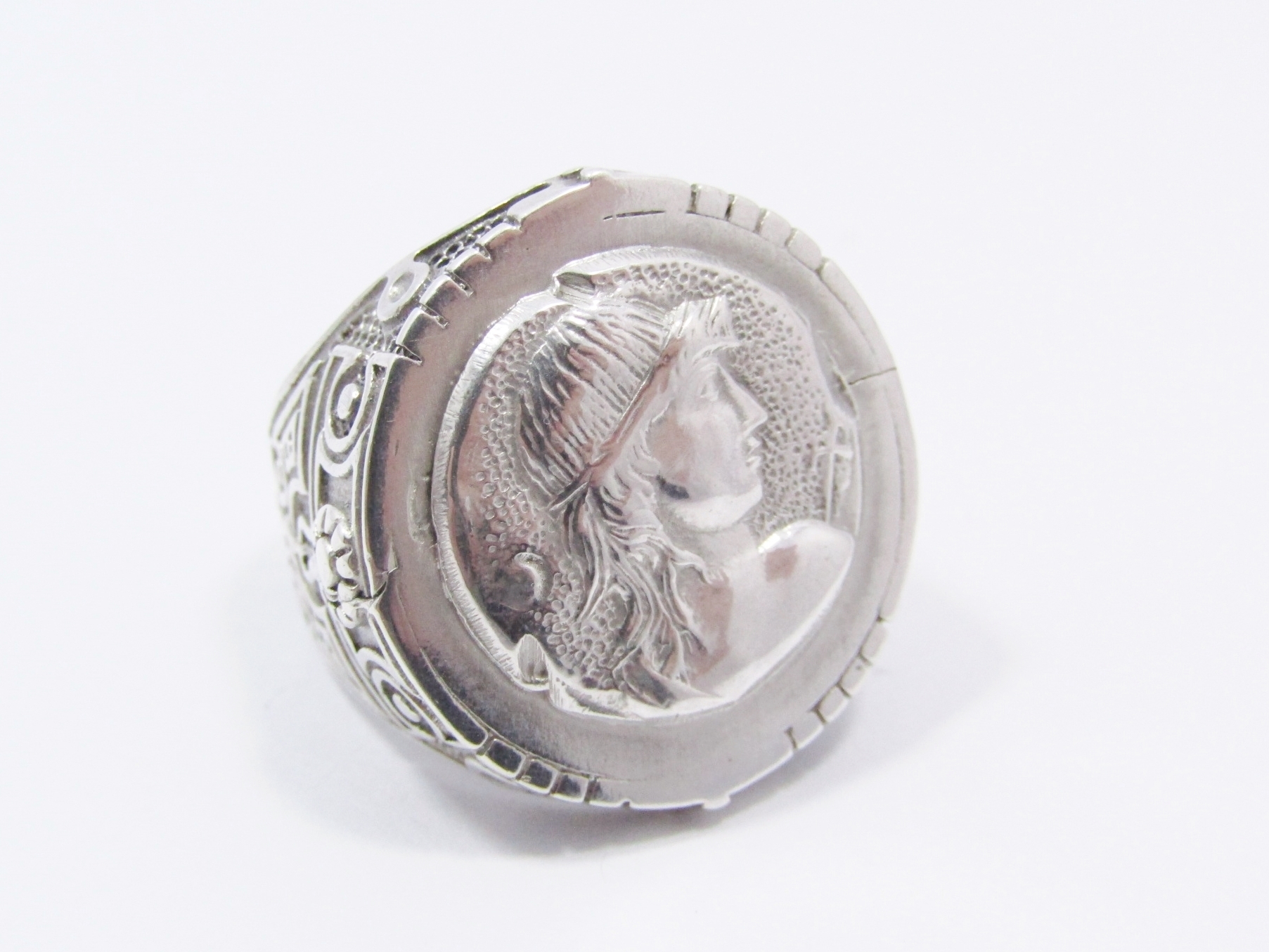 A Gorgeous Chunky Greek Macedonian Design ring in Sterling Silver.