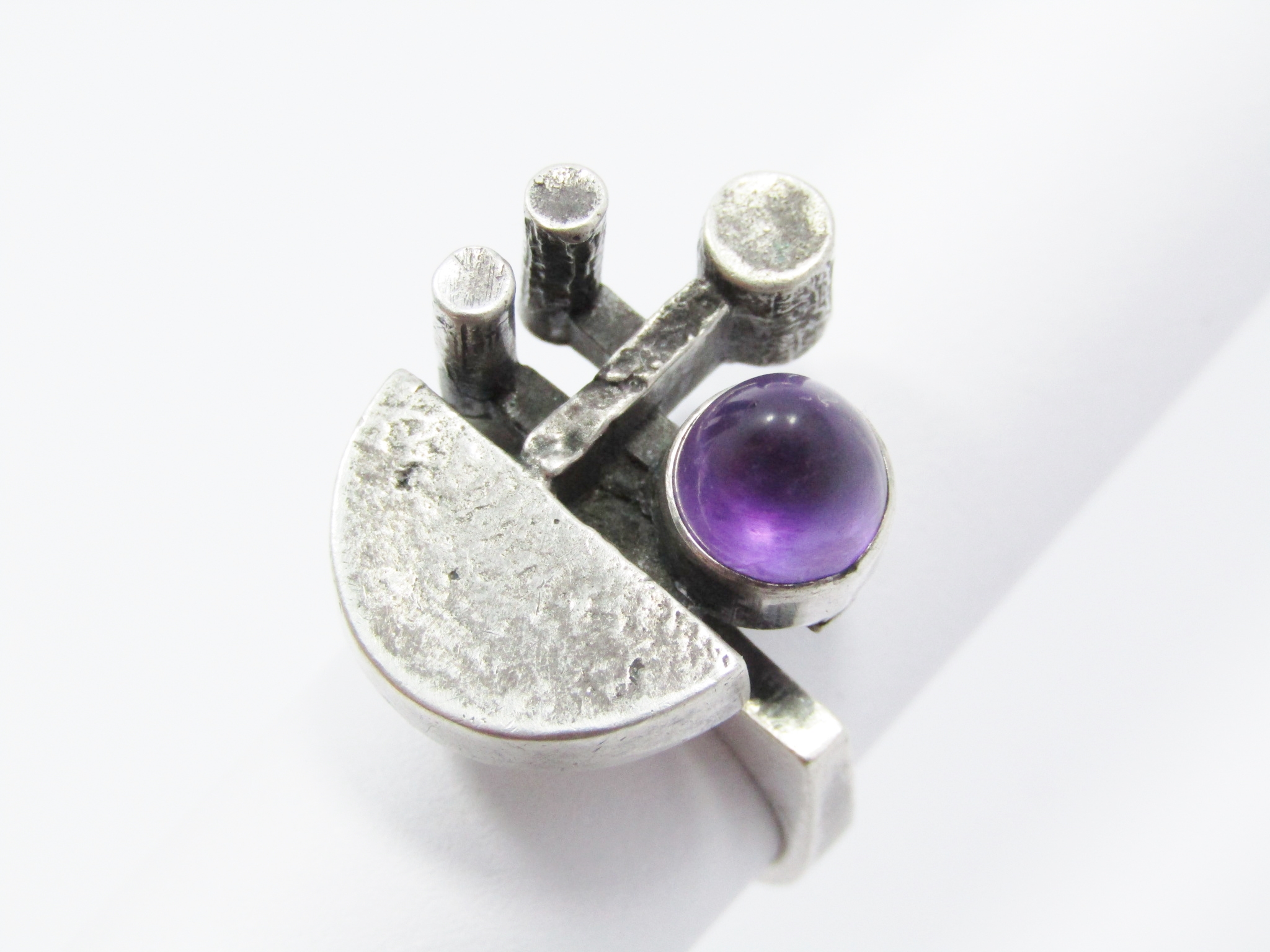 A Gorgeous German Modernist Design Ring With a Amethyst Stone In Sterling Silver.