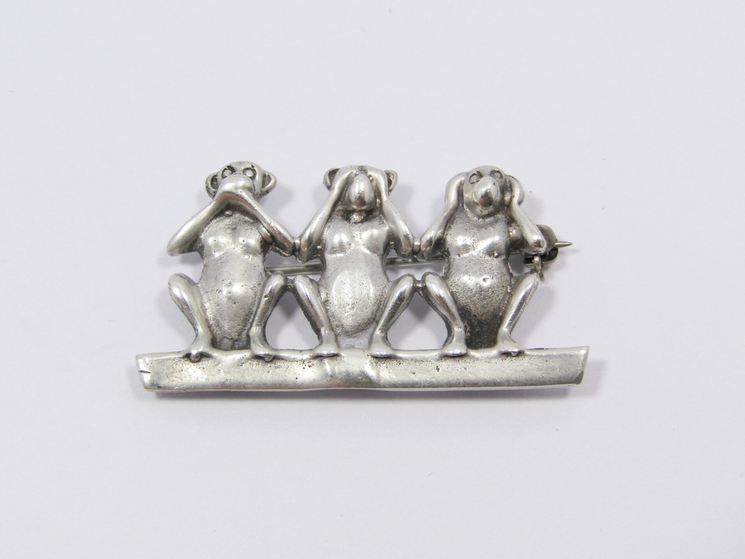 A Lovely Vintage Brooch in Sterling Silver