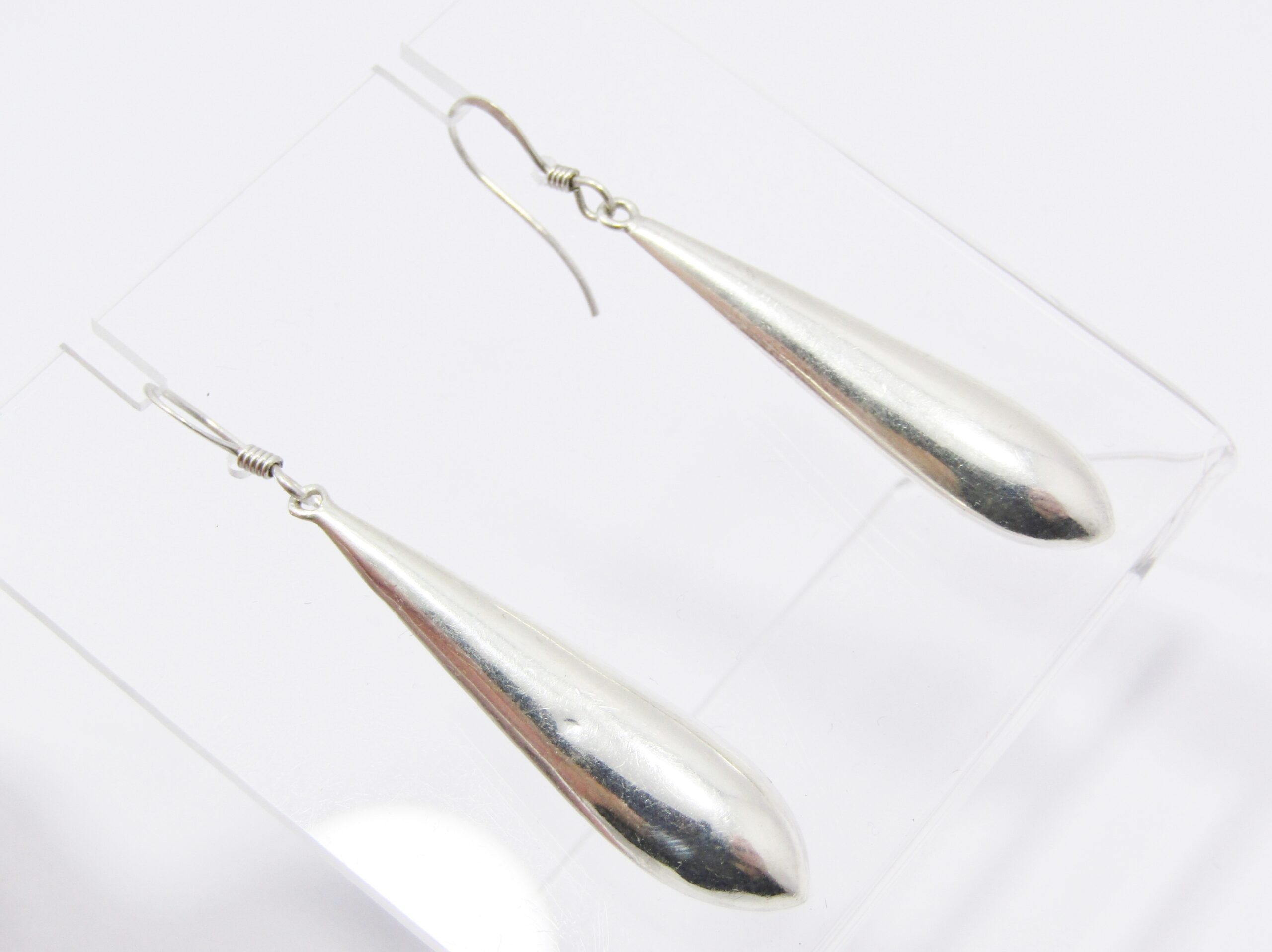 A Gorgeous Pair of Long Drop Earrings in Sterling Silver
