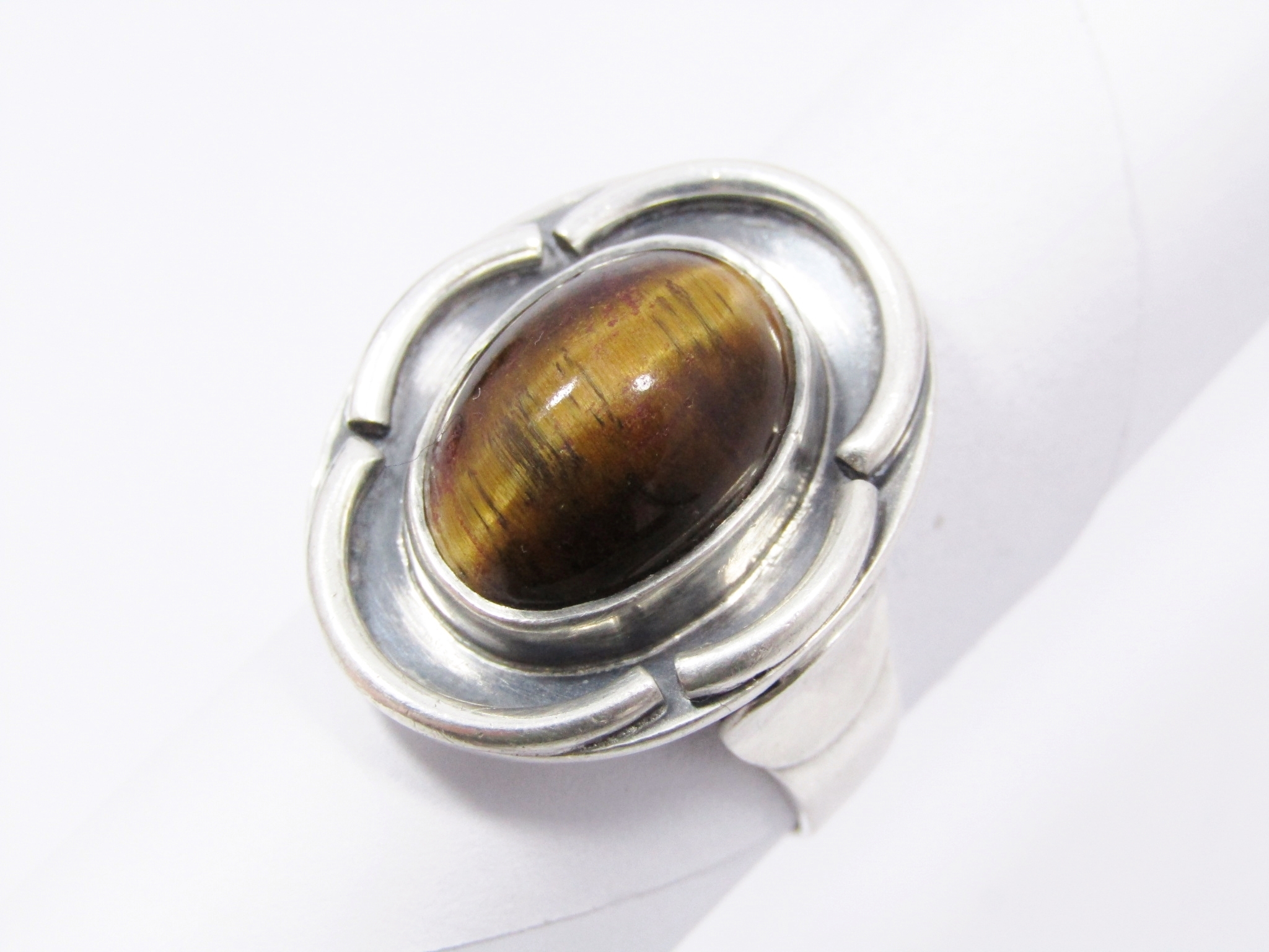 A Lovely Vintage Modernist Design Ring With a Tigers Eye Stone in Sterling Silver.