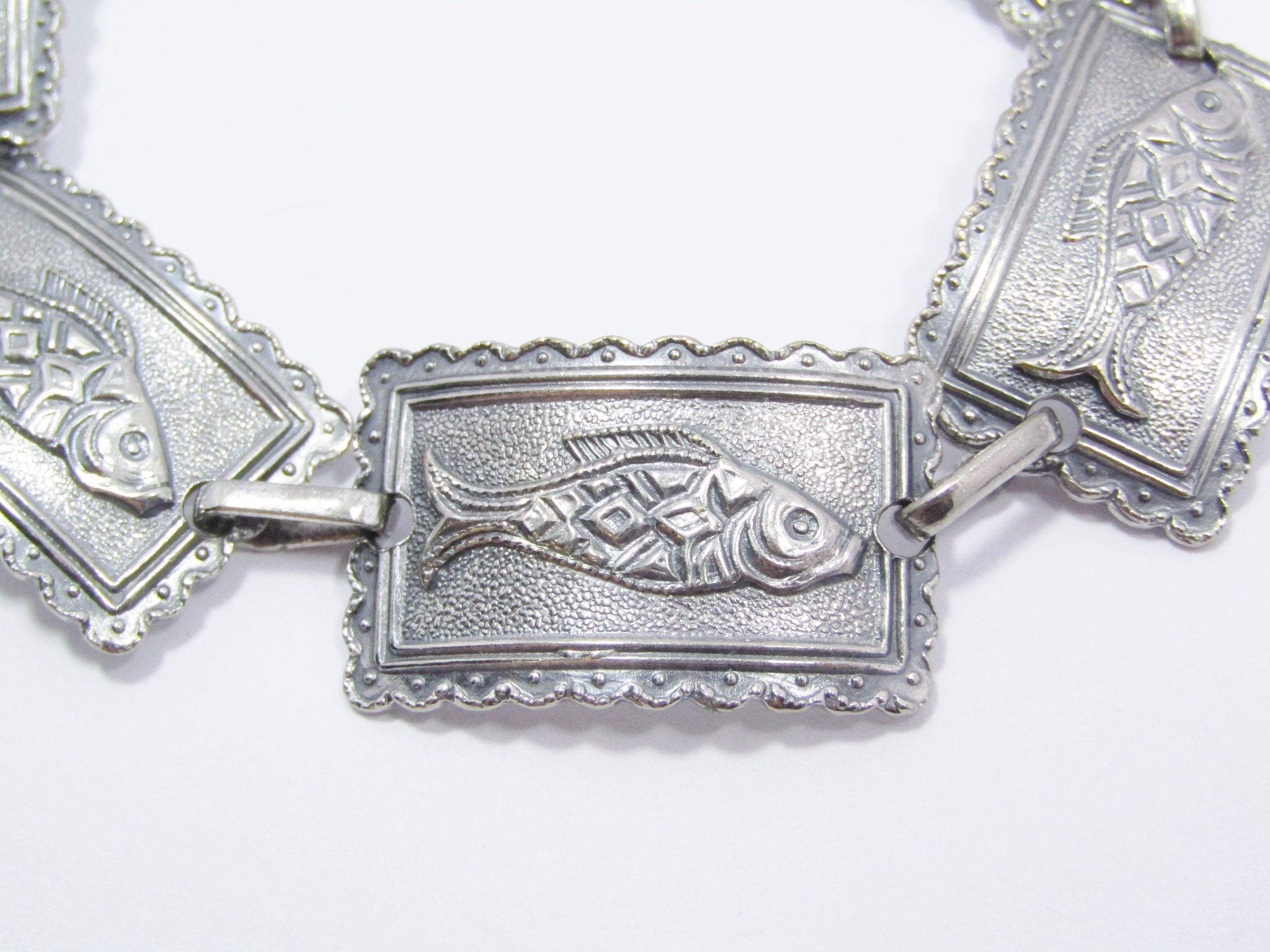 A Gorgeous Engraved Textured Design Bracelet in Silver.