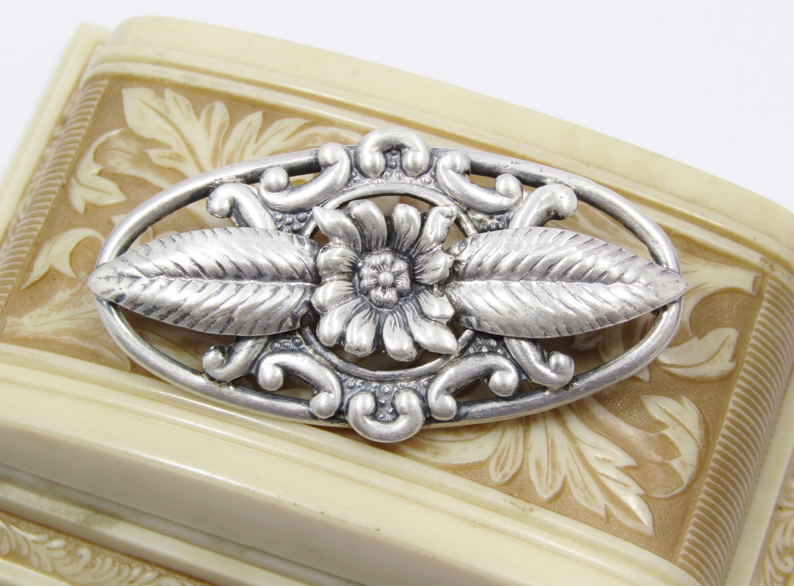 A Stunning Detailed Mari Lou Brooch in Sterling Silver.