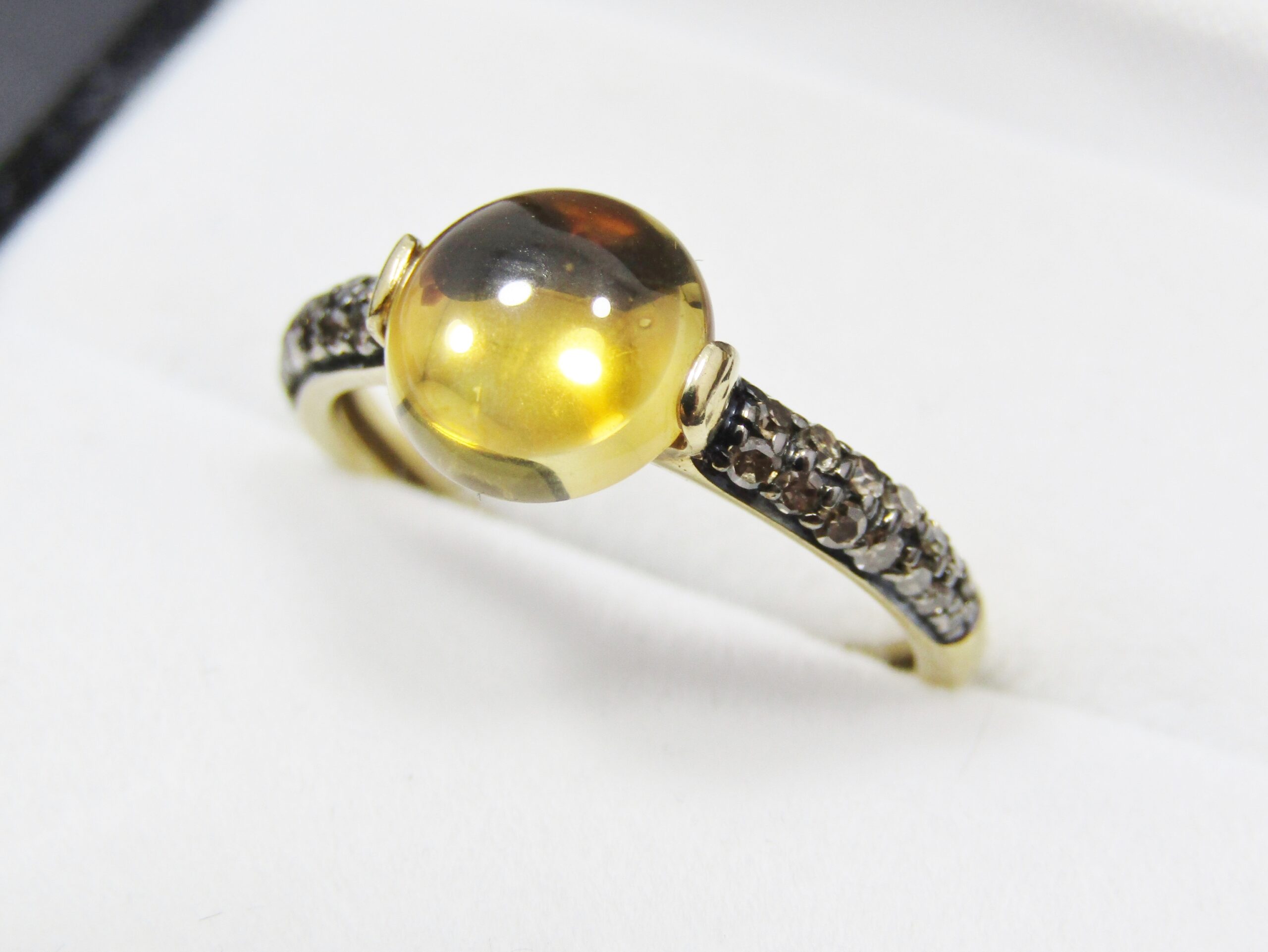 Beautiful! 9CT Gold Cabochon Citrine & Champagne Diamond Ring