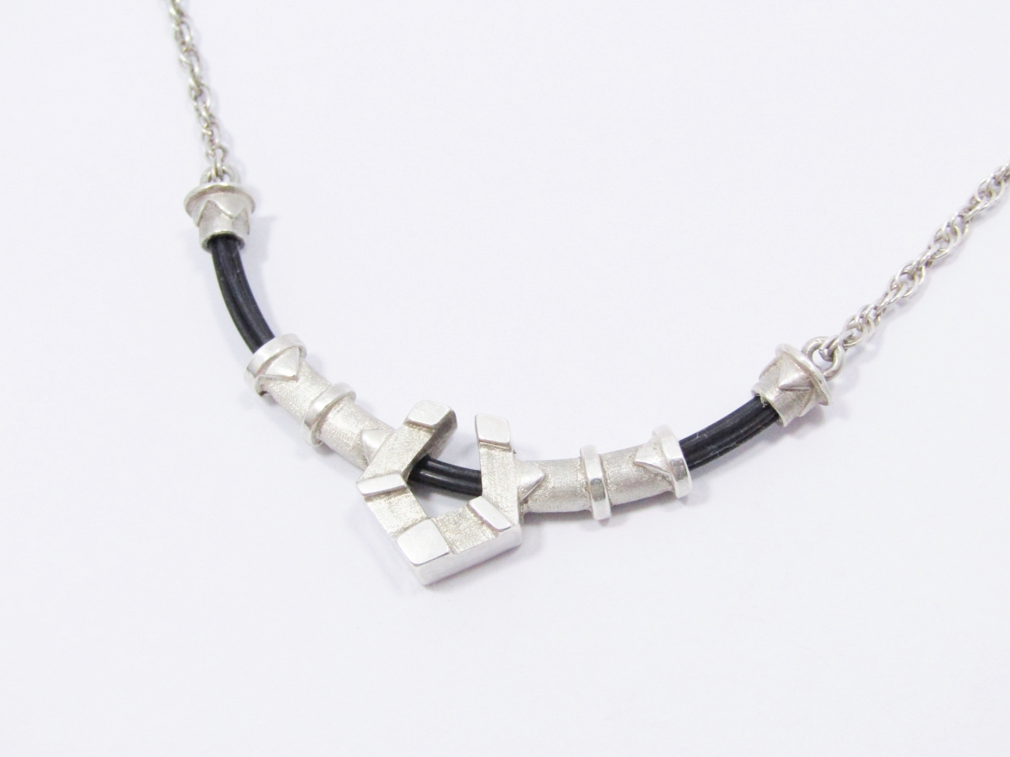 Beautifully Design Elephant Hair Necklace in Sterling Silver.