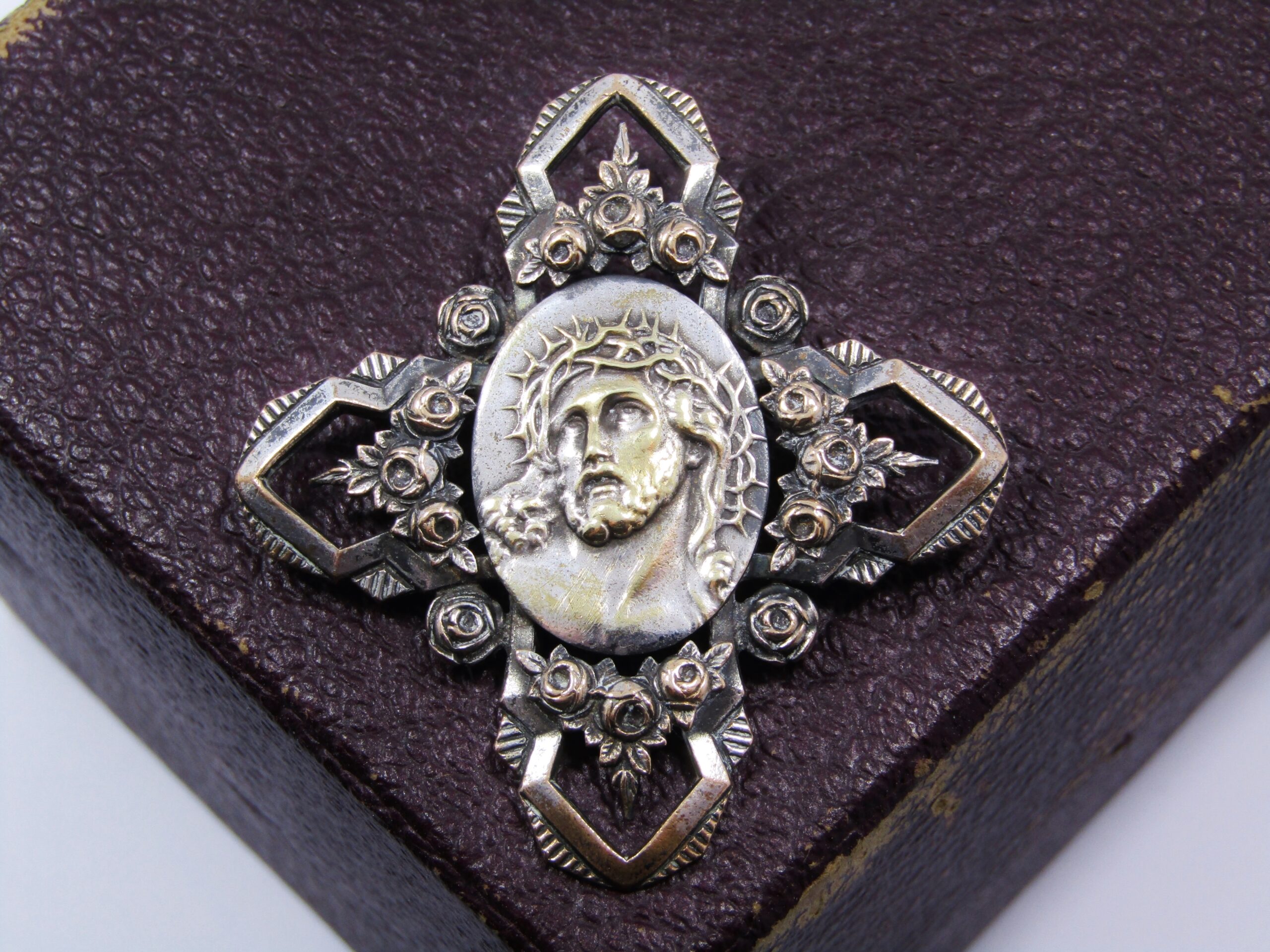A Gorgeous Detailed Religious Two tone Brooch
