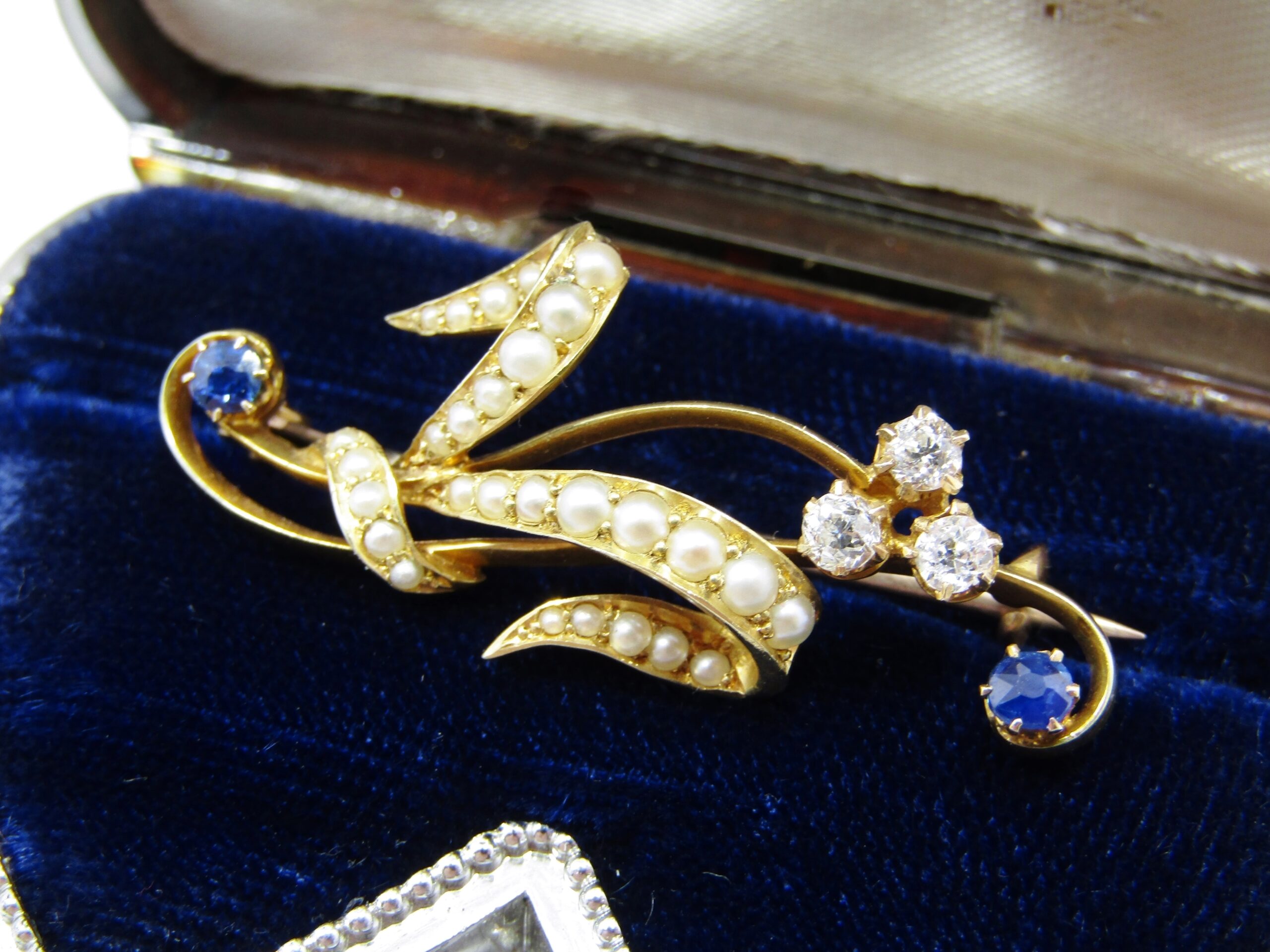 A Gorgeous Late Victorian Sapphire, Diamond and Seed Pearl Brooch In 9ct Gold