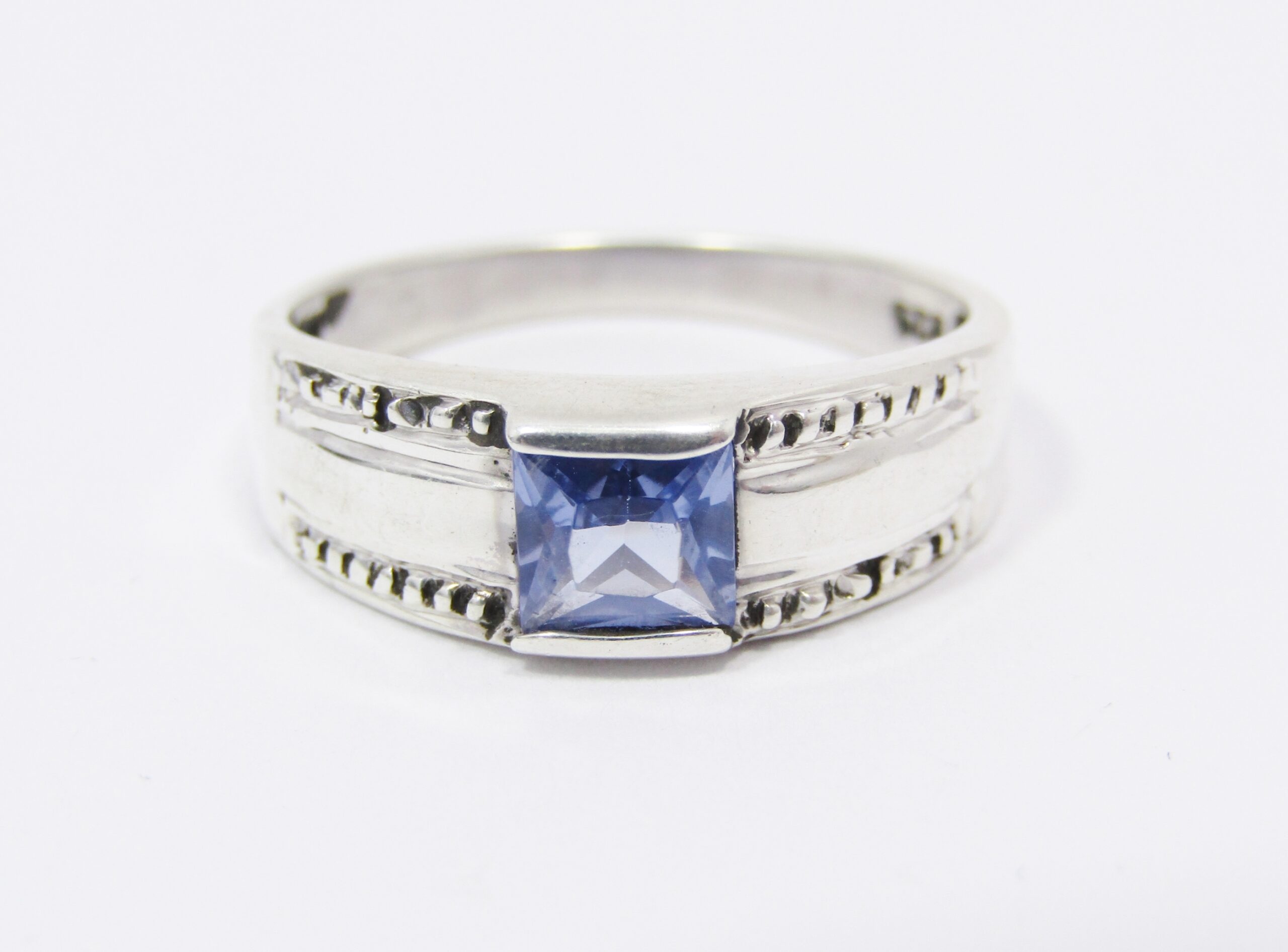 A Very Pretty Dainty Blue Zirconia Ring in Sterling Silver.