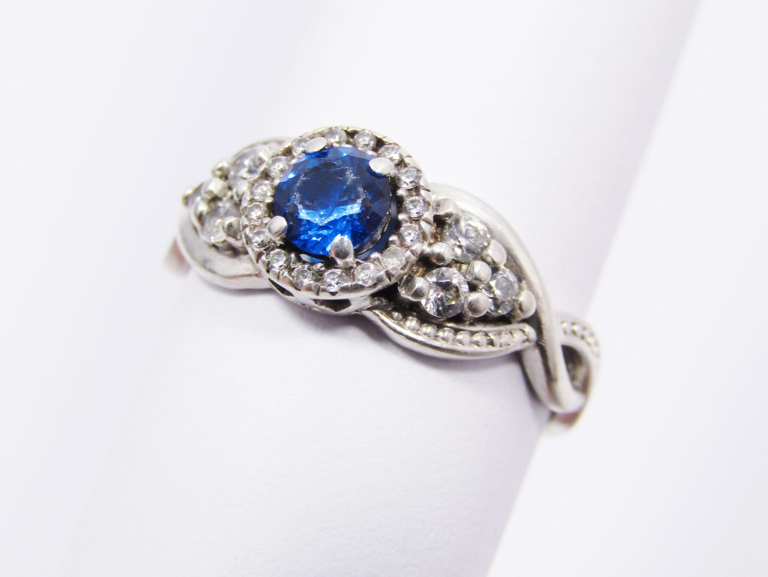 A Very Pretty Vintage Design Blue Zirconia Ring in Sterling Silver.