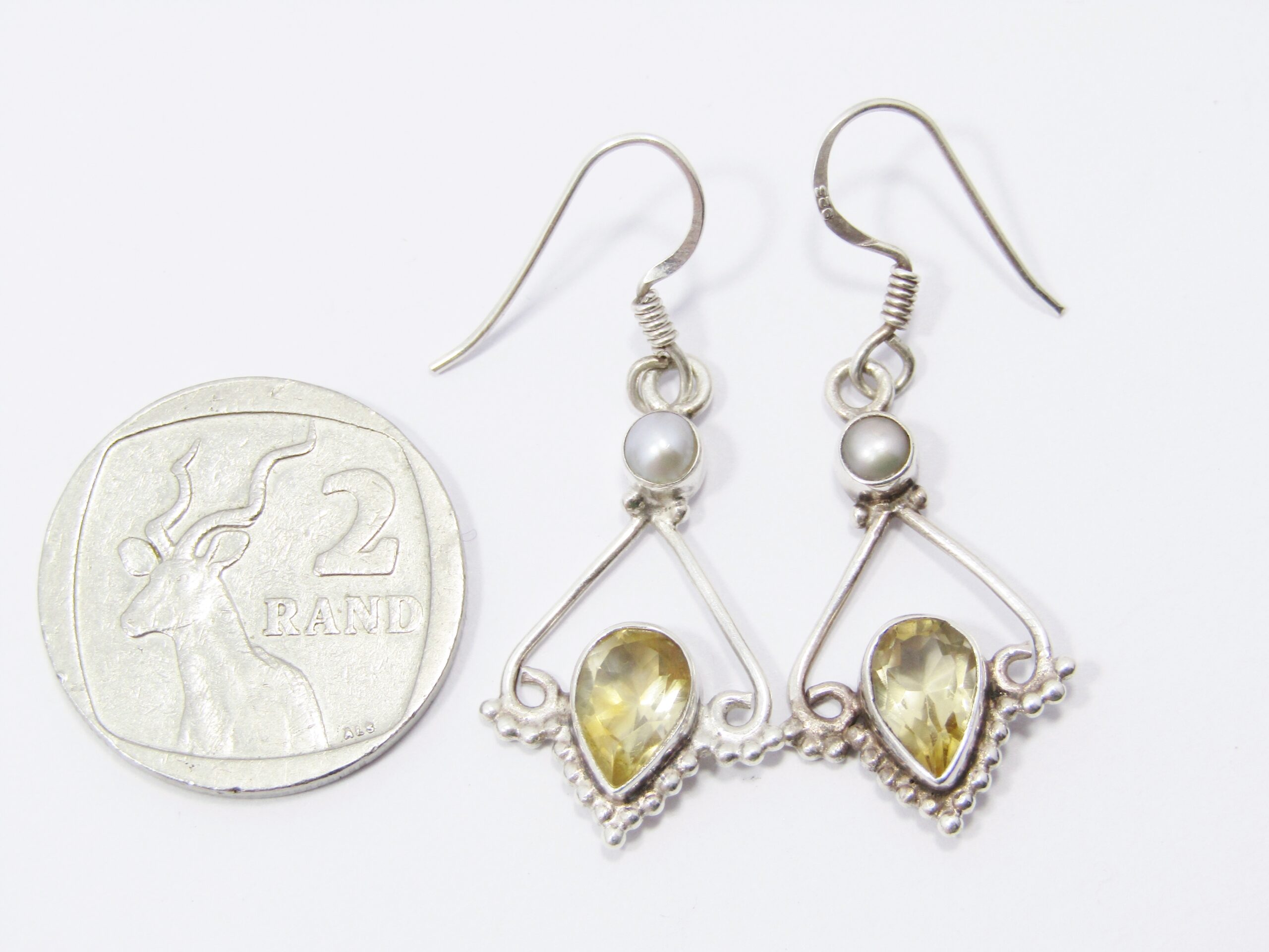 A Beautiful Pair of Pearl and Citrine Dangling Earrings in Sterling Silver.