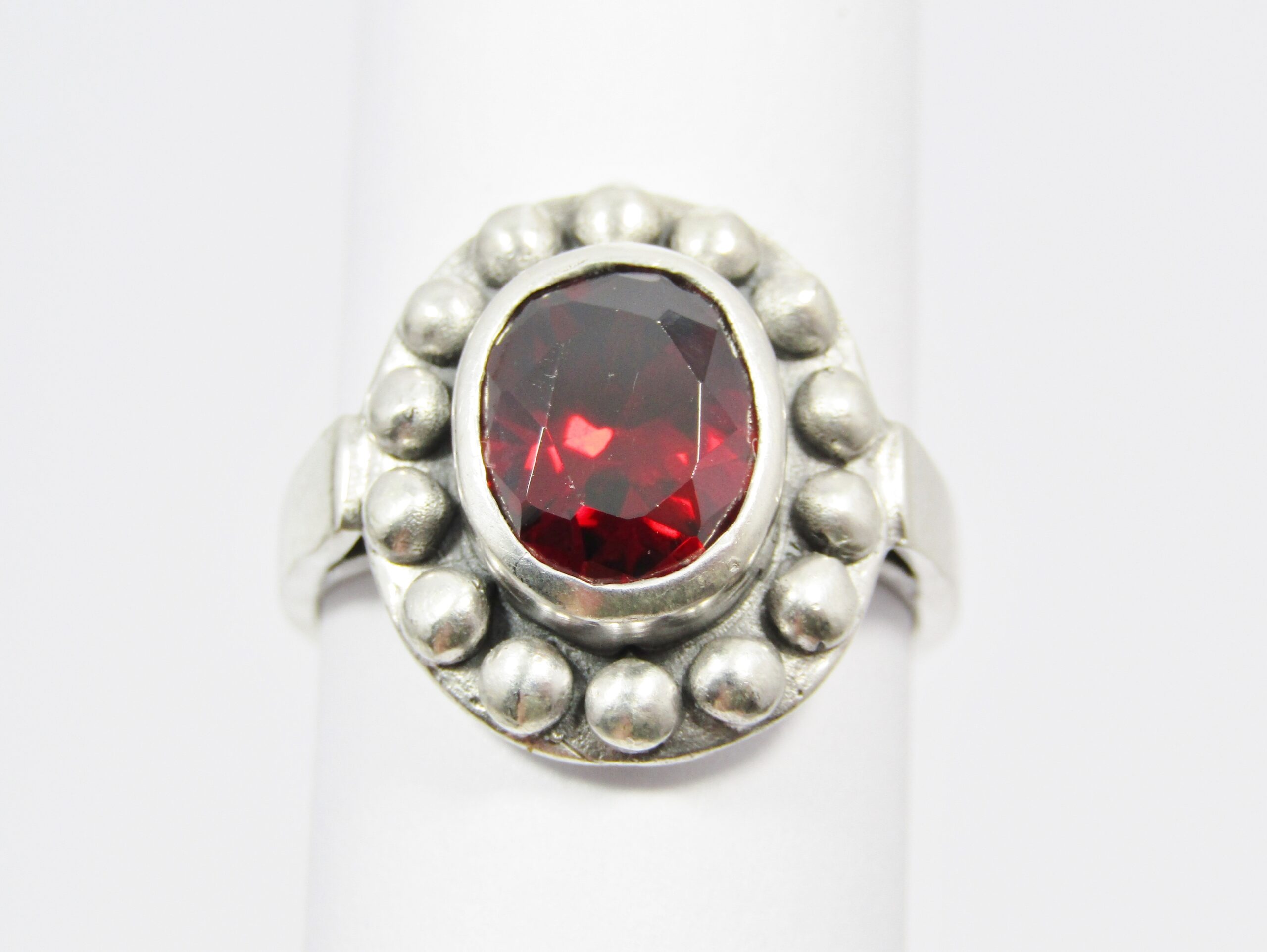 A Lovely Deep Red Zirconia Ring in Sterling Silver.