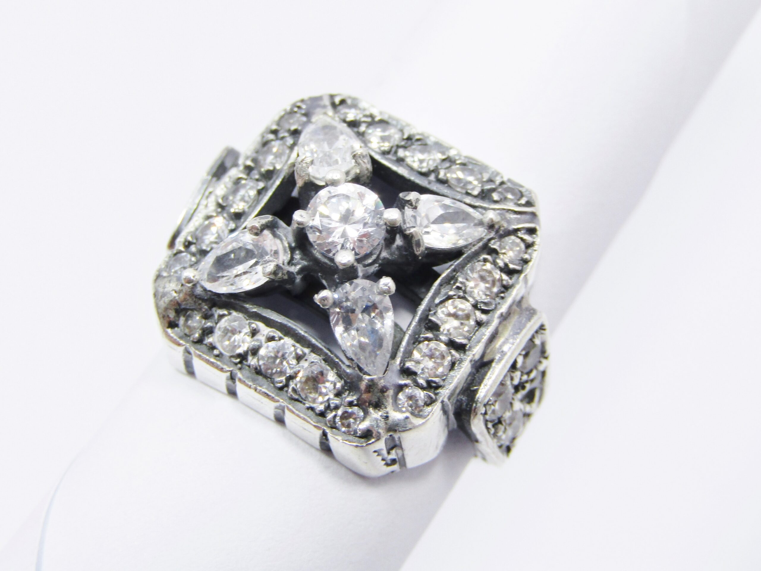 A Beautiful Vintage Design Square Clear Crystal Ring in Sterling Silver.