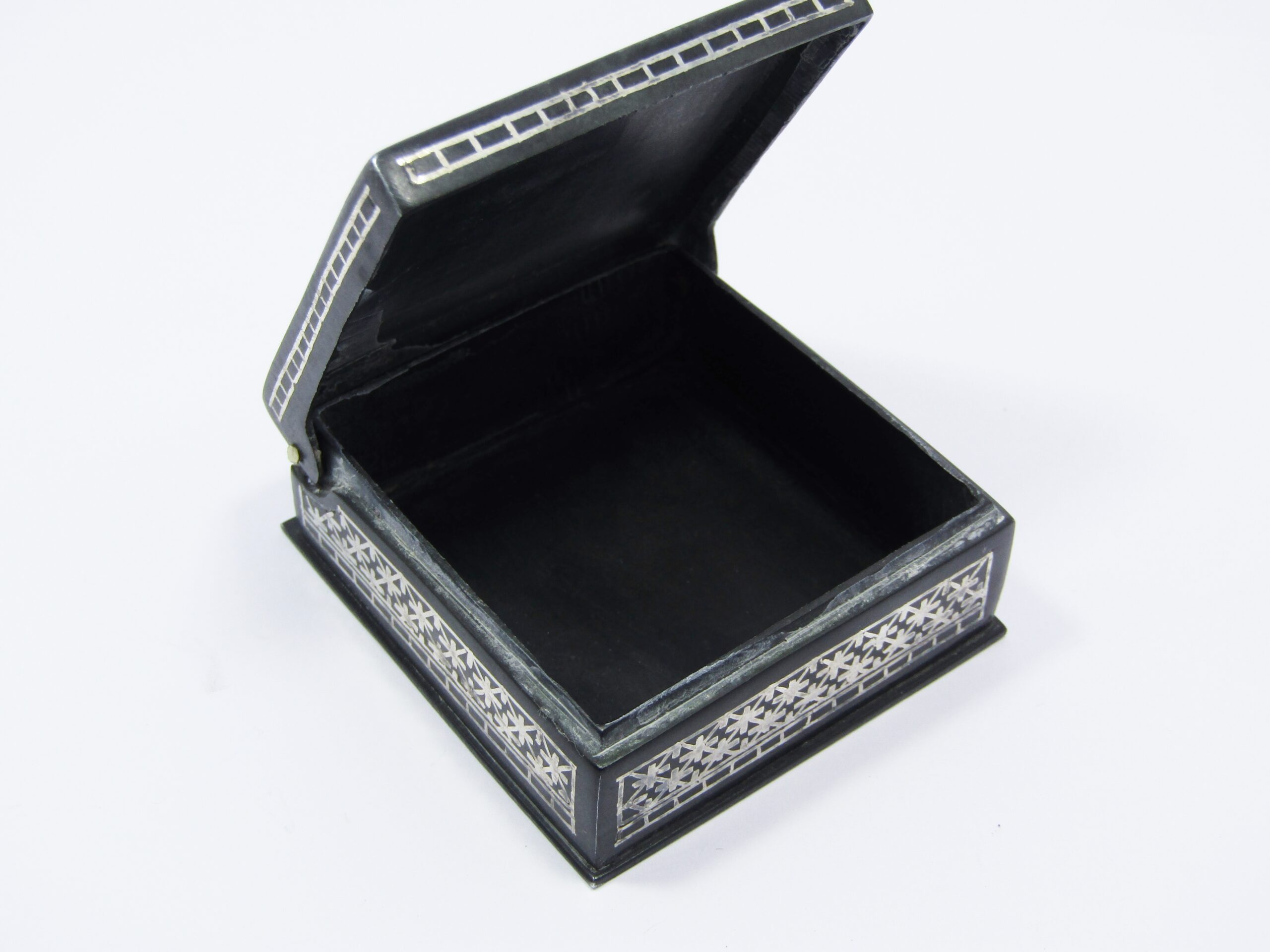 Lovely Indian "Bidri-ware" Silver Inlaid Metal Trinket Box