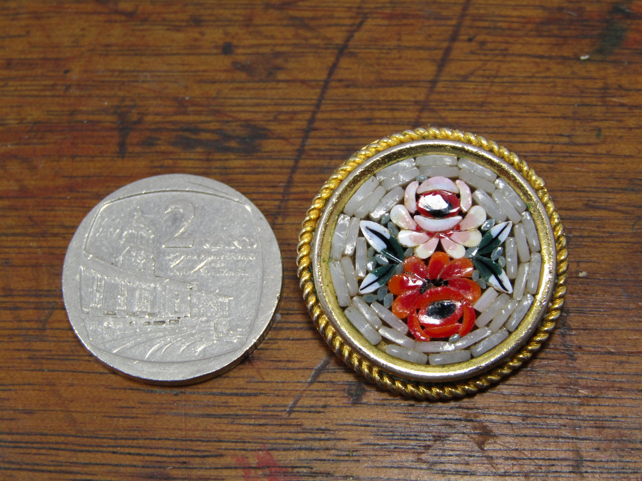 A Gorgeous gold Tone  Micro Mosaic brooch