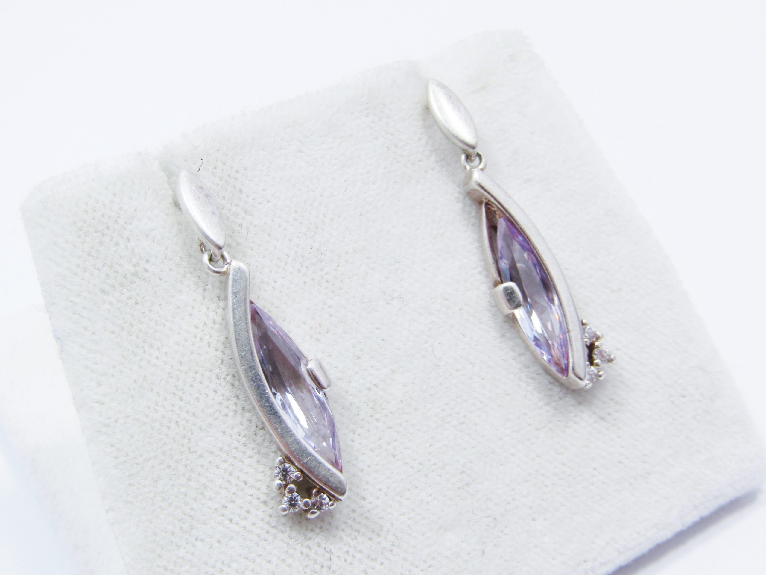 A Lovely Pair of Lilac Stone Dangling Earrings in Sterling Silver.