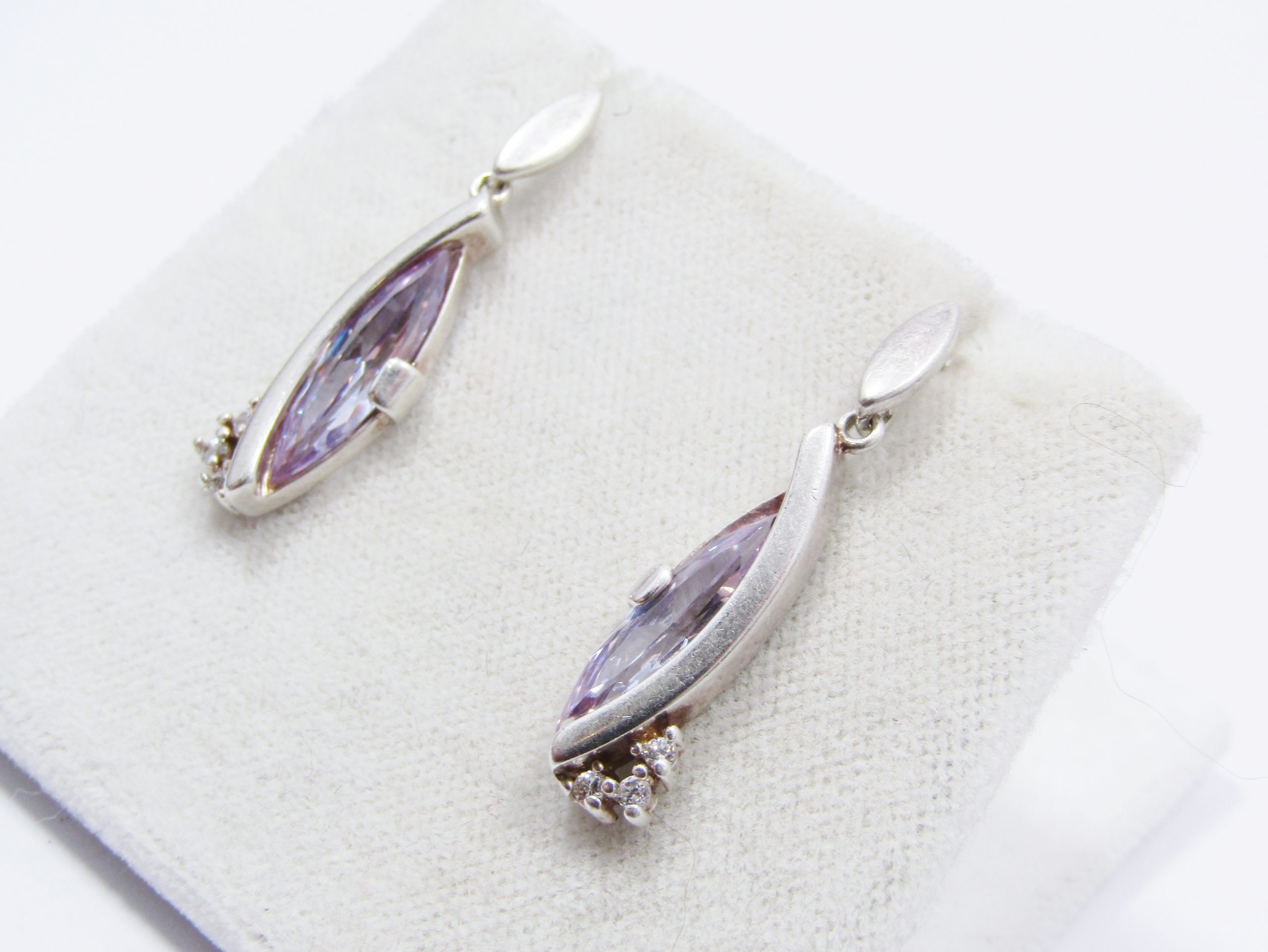 A Lovely Pair of Lilac Stone Dangling Earrings in Sterling Silver.