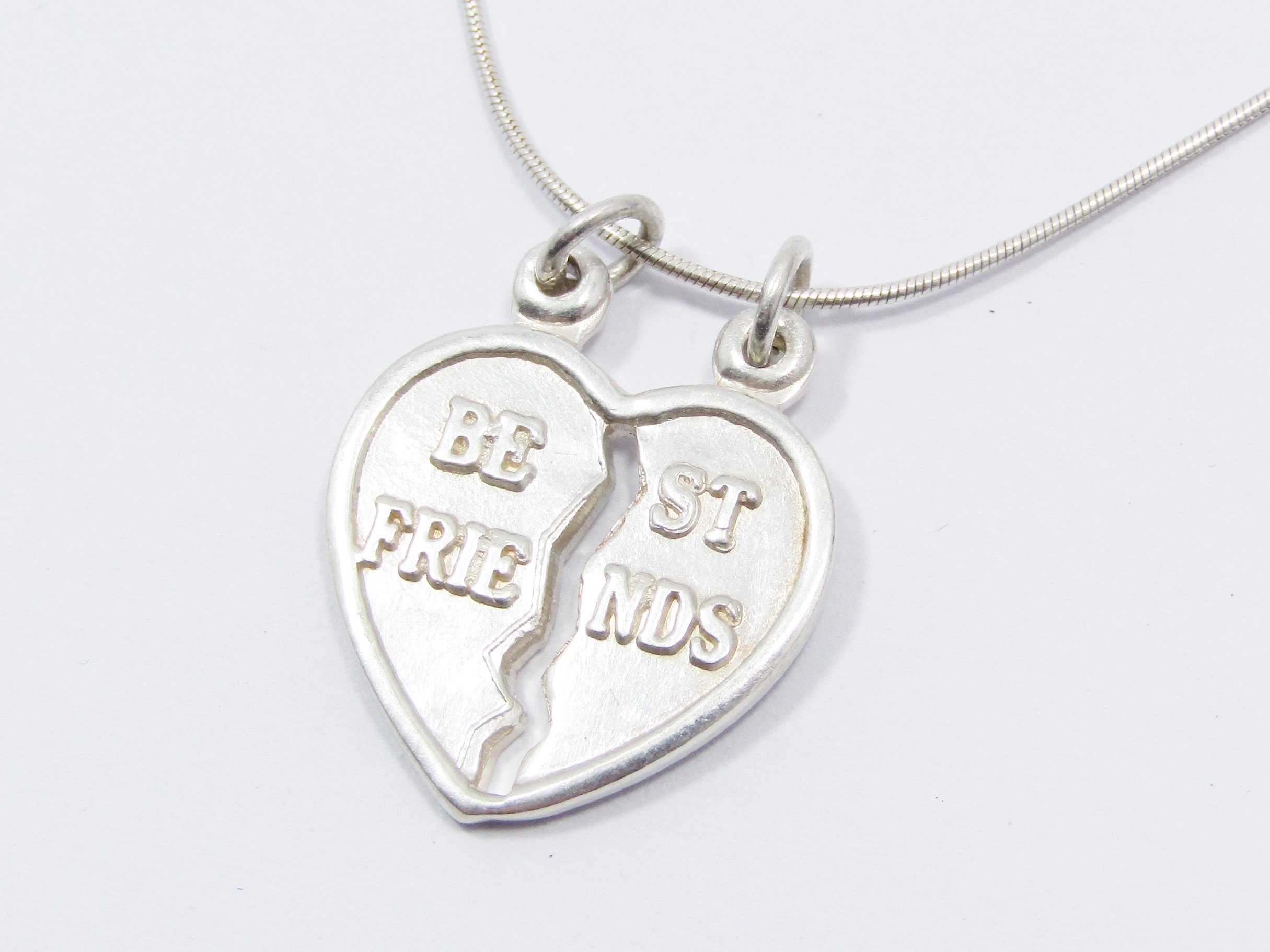 A Lovely Best Friend Pendant on Chain in Sterling Silver.