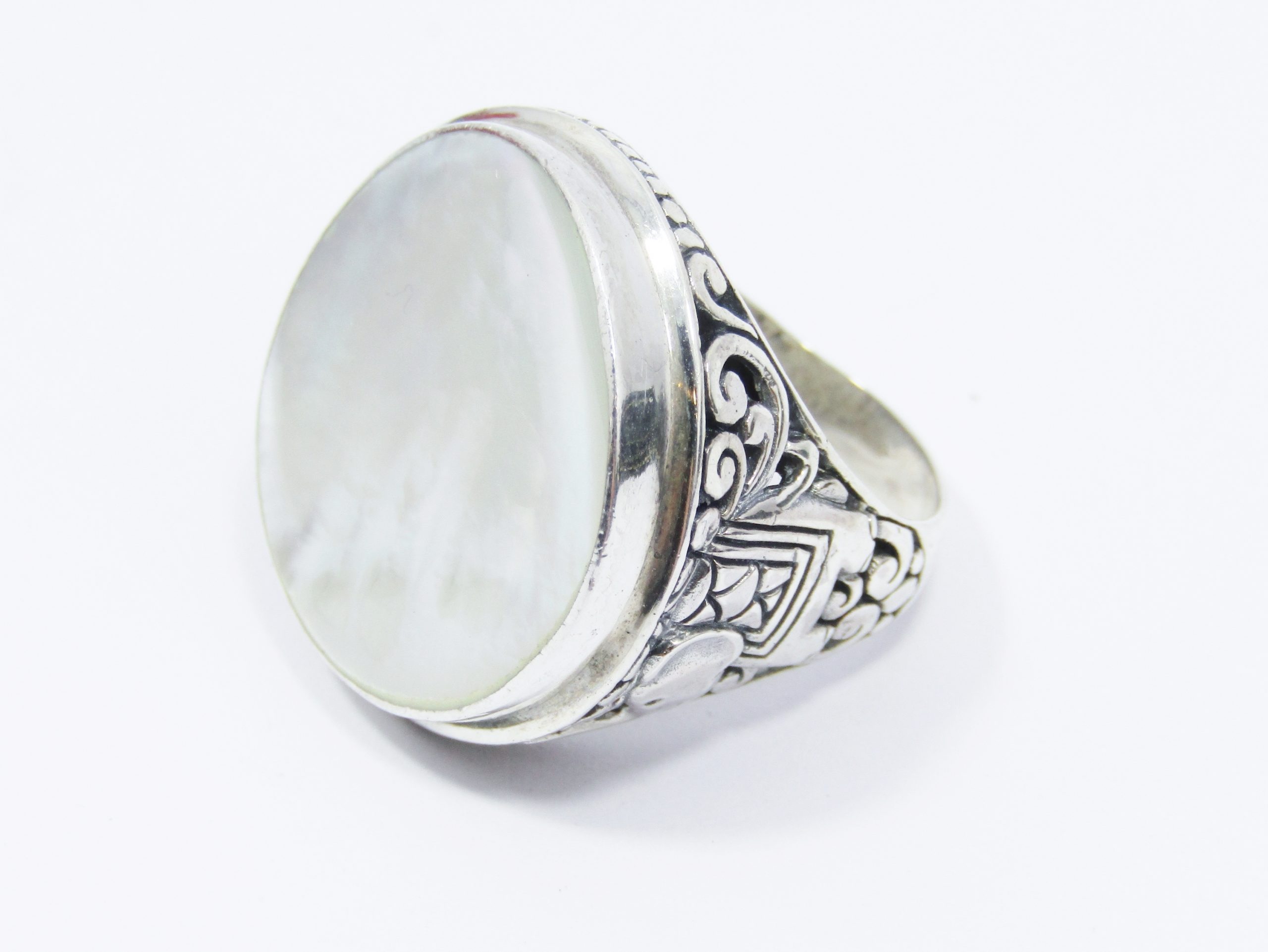 A Gorgeous Chunky Ring Set in a Mother Of Pearl in Sterling Silver