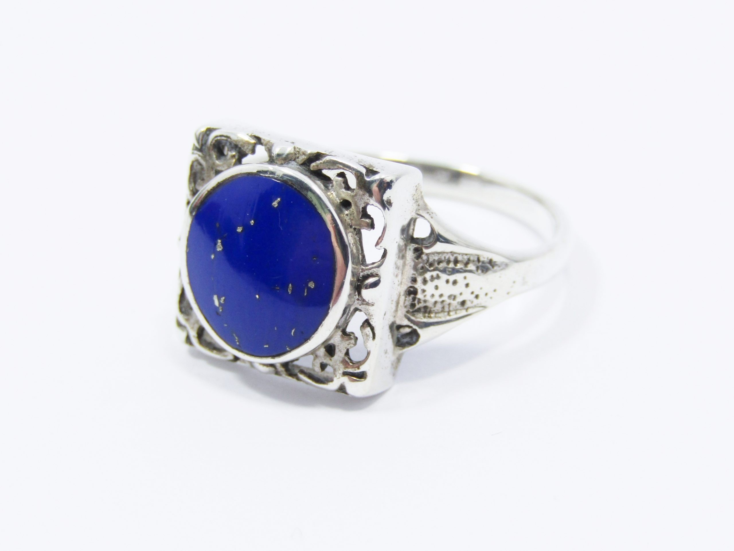 A Lovely Blue Enamel Inlay Ring in Sterling Silver.