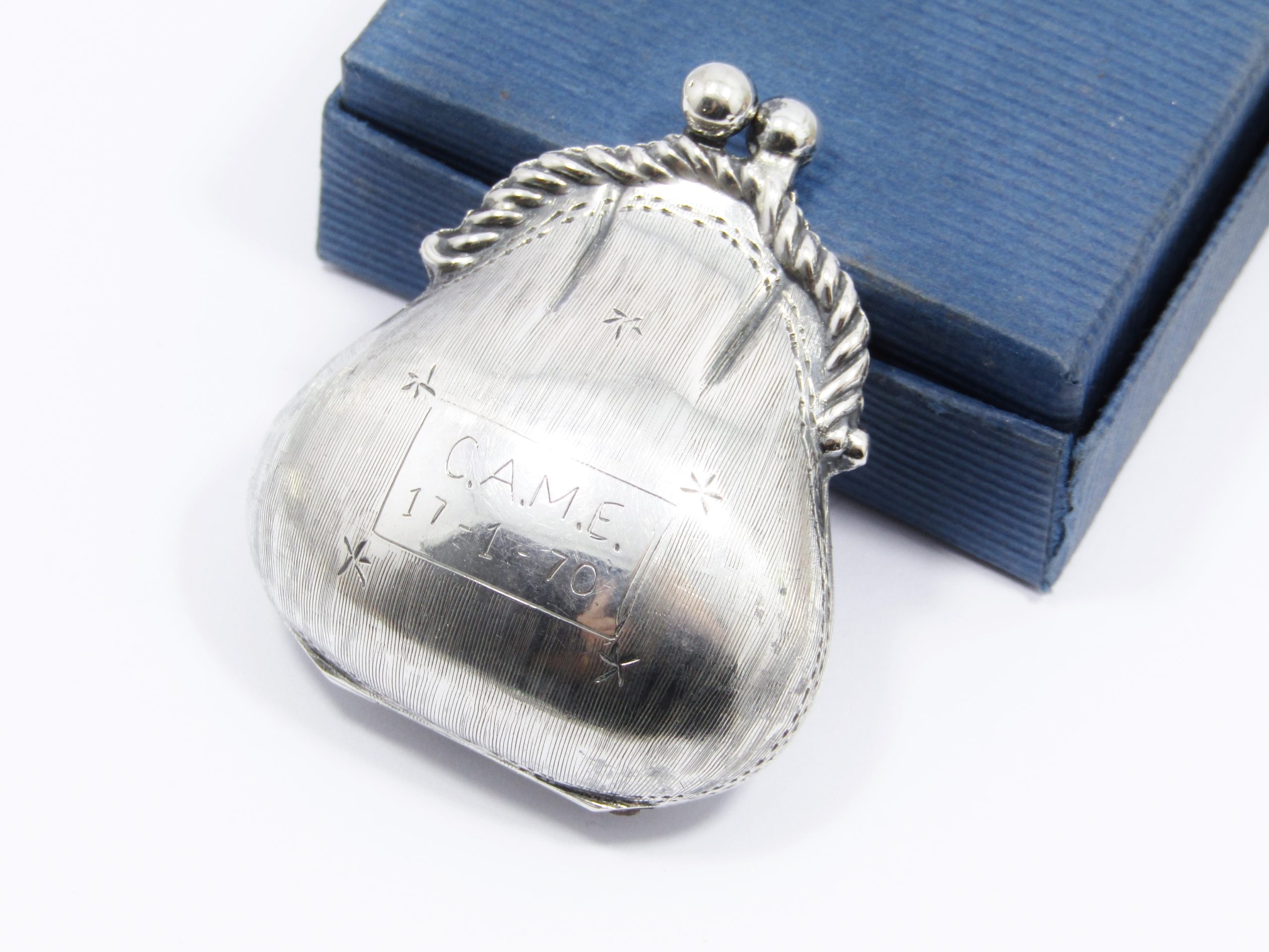 A Beautiful Vintage Pill Purse in 800 Silver