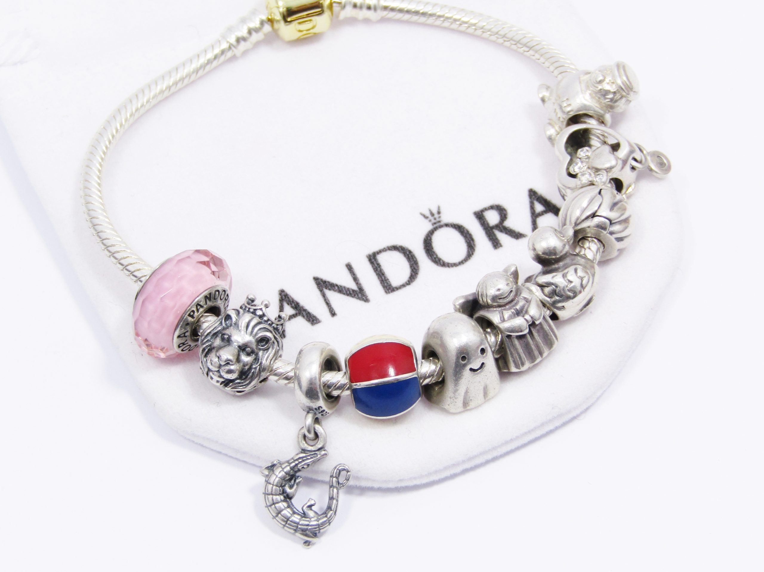 Beautiful! Original Pandora Bracelet with 10 Charms