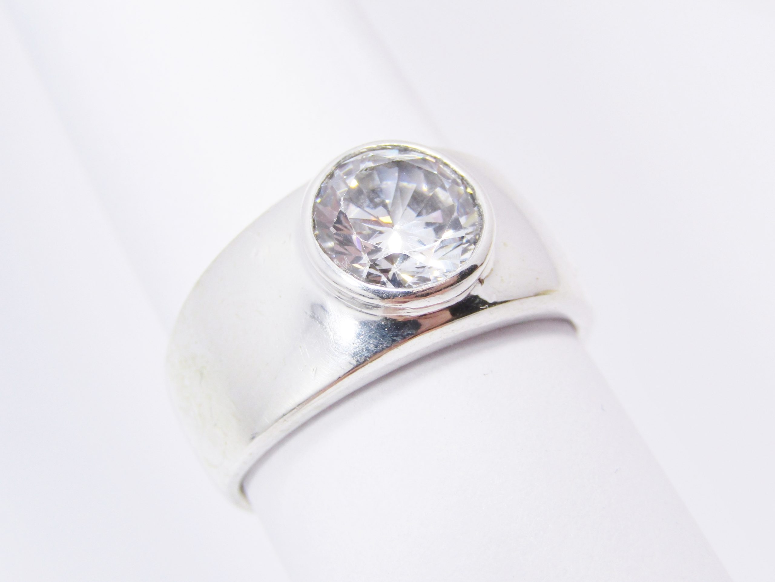 A Lovely Solid Zirconia Ring in Sterling Silver.