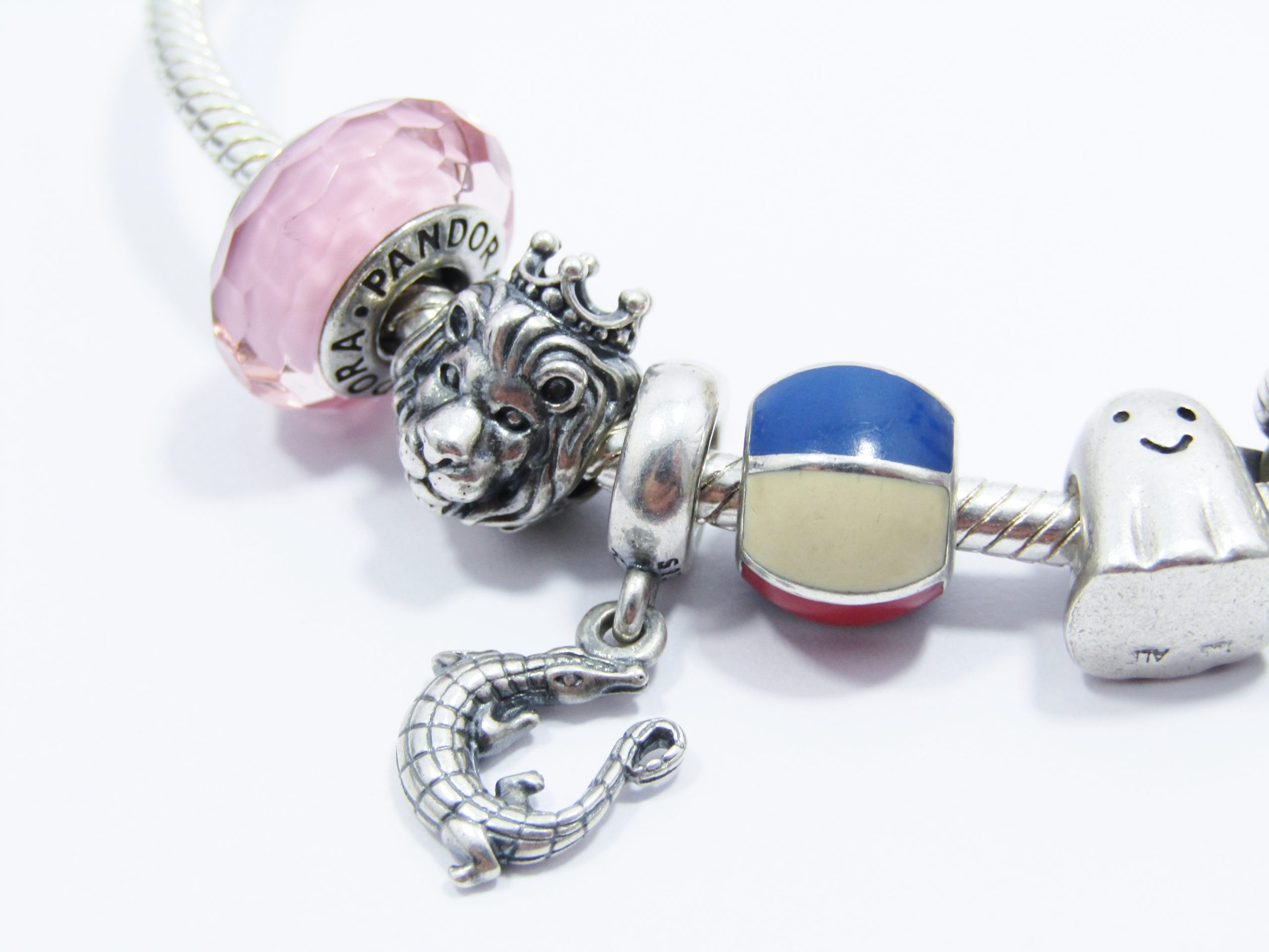 Beautiful! Original Pandora Bracelet with 10 Charms