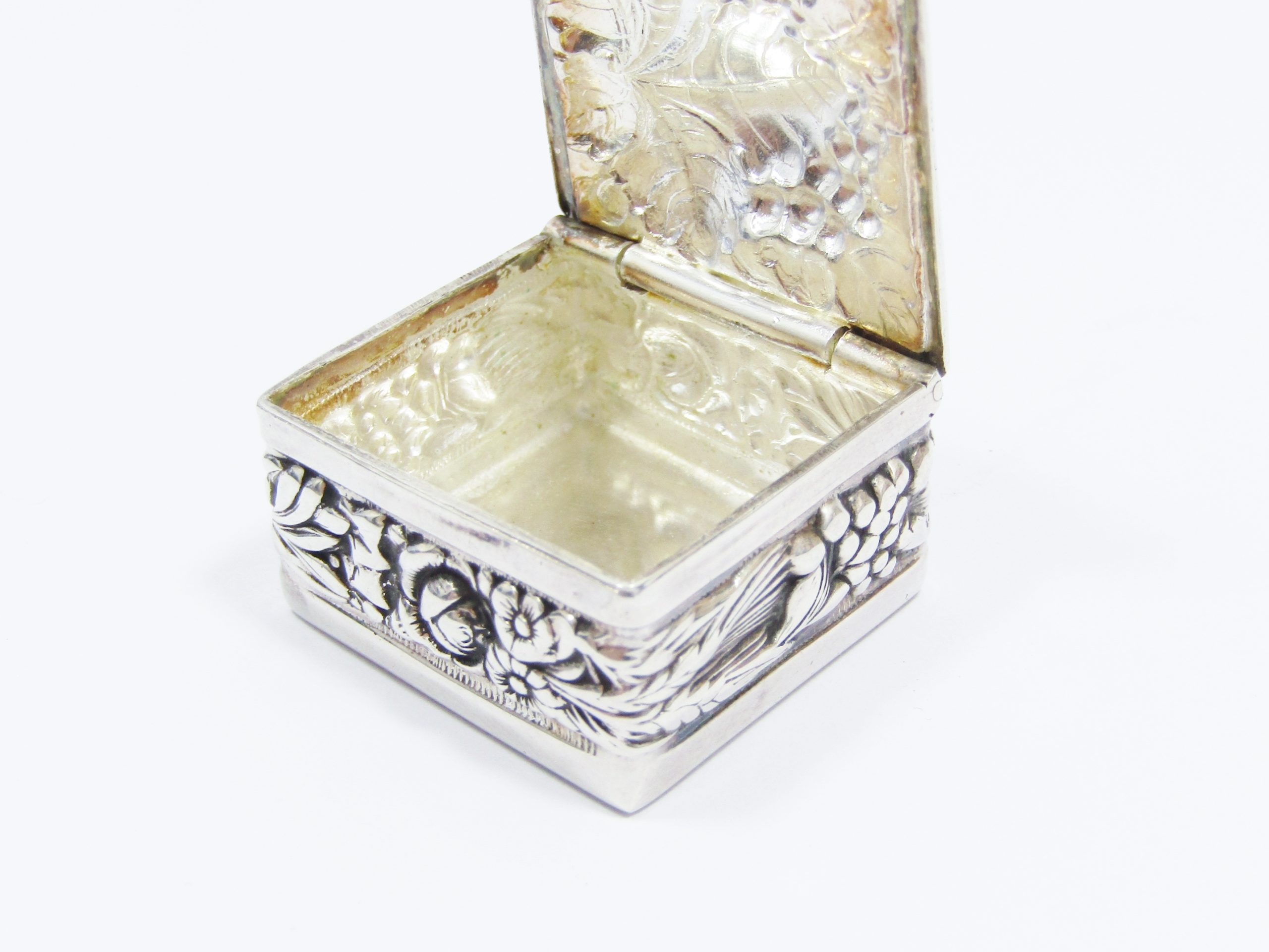 A Beautiful Decorative Pill Box in Sterling Silver