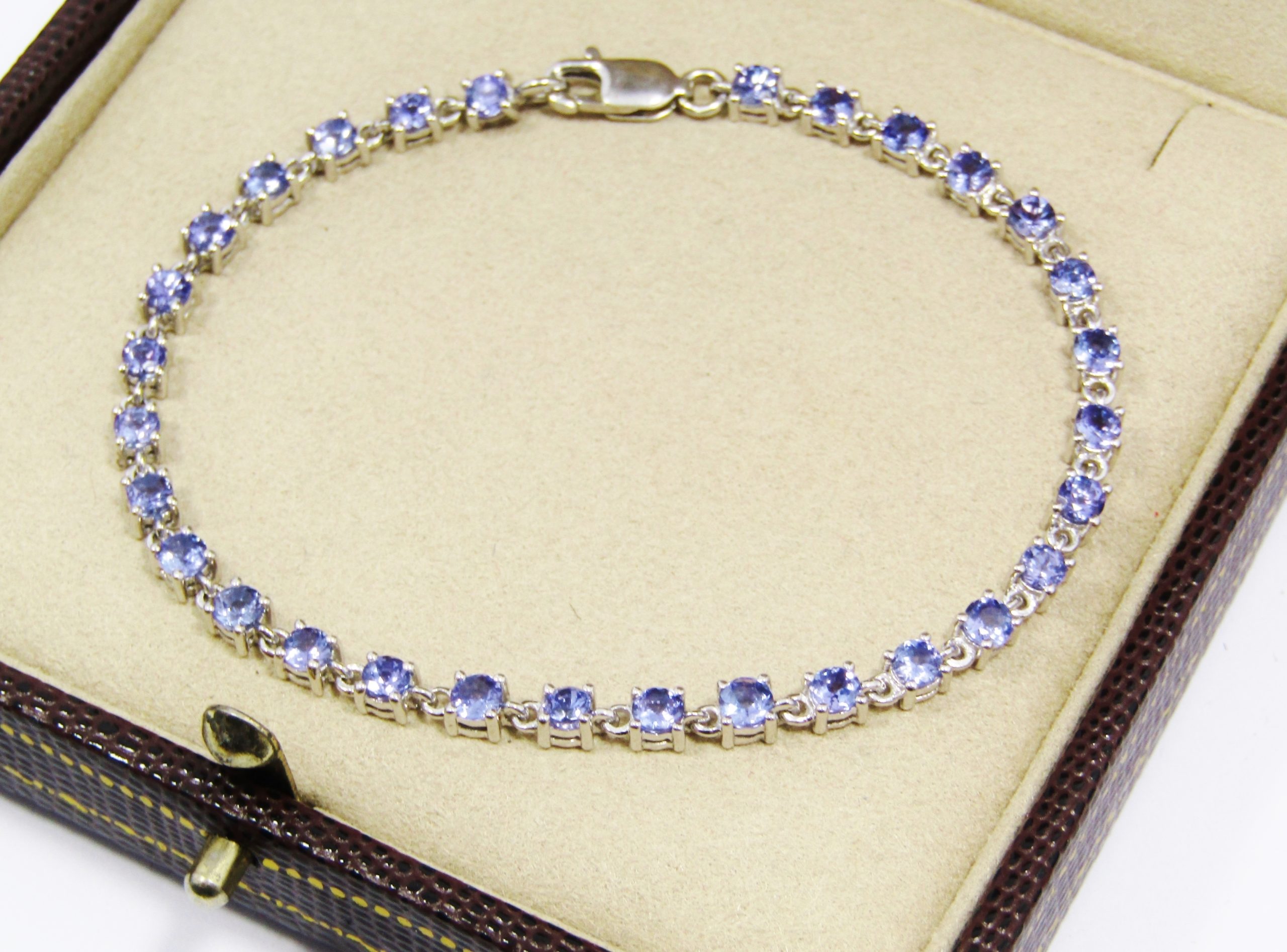 Stunning! 9CT White Gold & 3CTW Tanzanite Tennis Bracelet