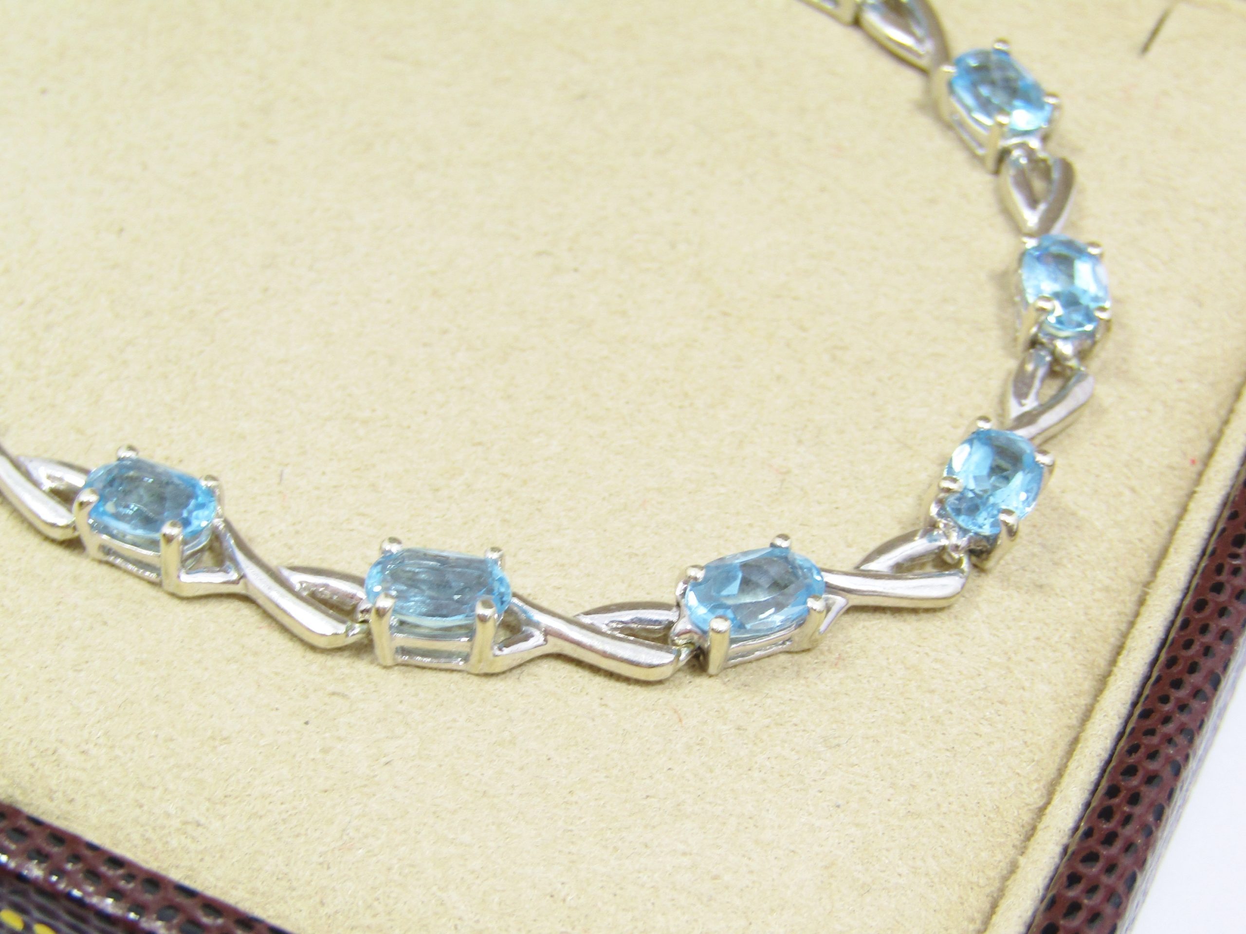 Beautiful! Browns Jewellers 9CT White Gold & Blue Topaz Bracelet