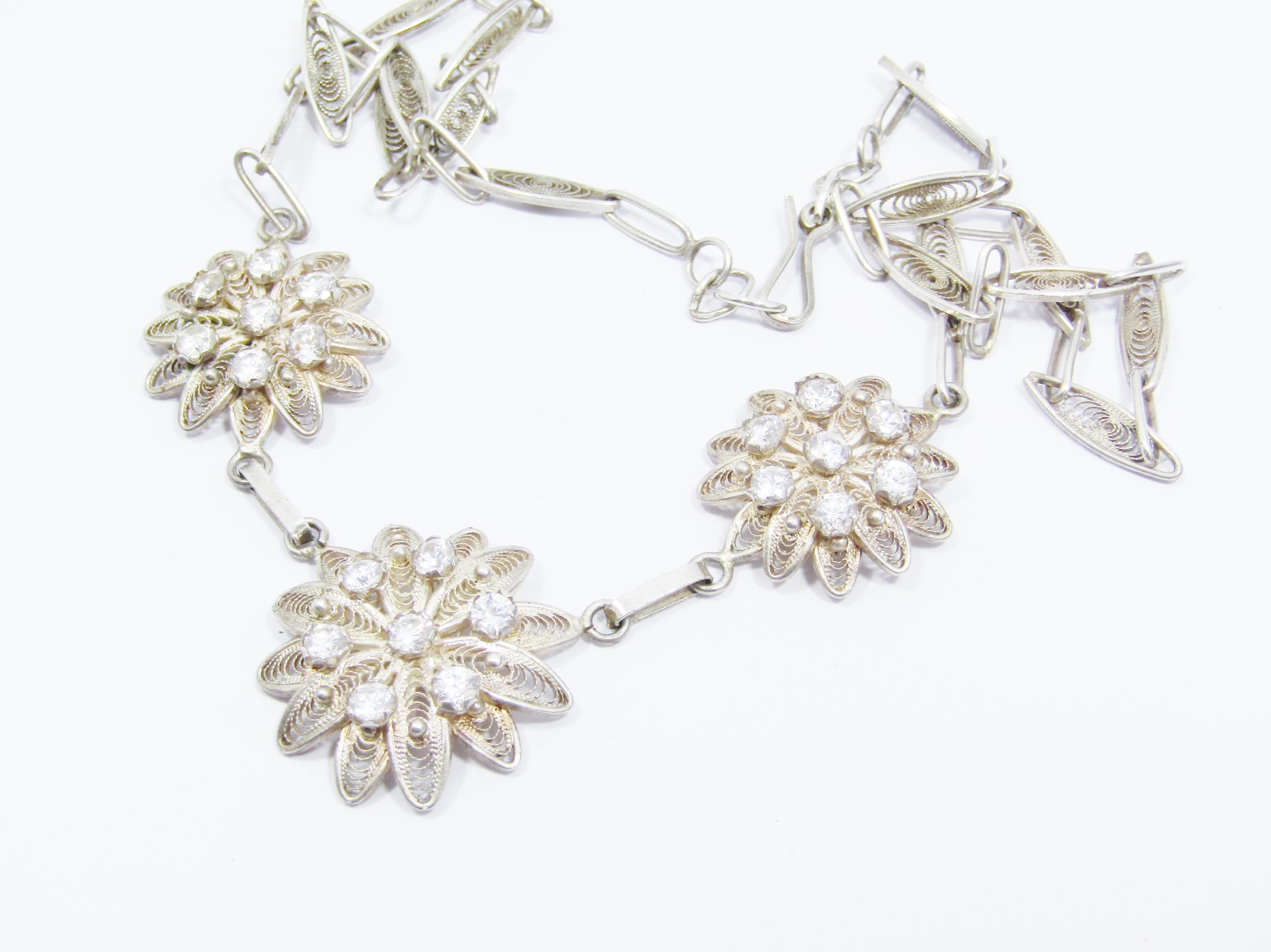 A Lovely Filigree Flower Necklace Set with Tiny Clear Sones in 800 Silver