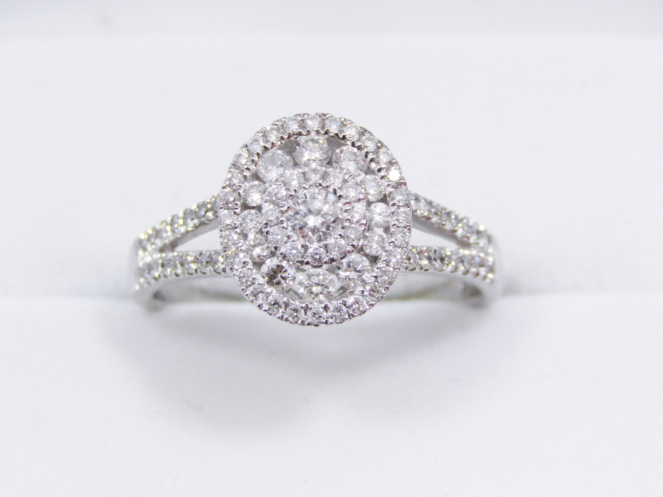Mesmerizing! 9CT White Gold Ring with Sparkling Natural Diamonds