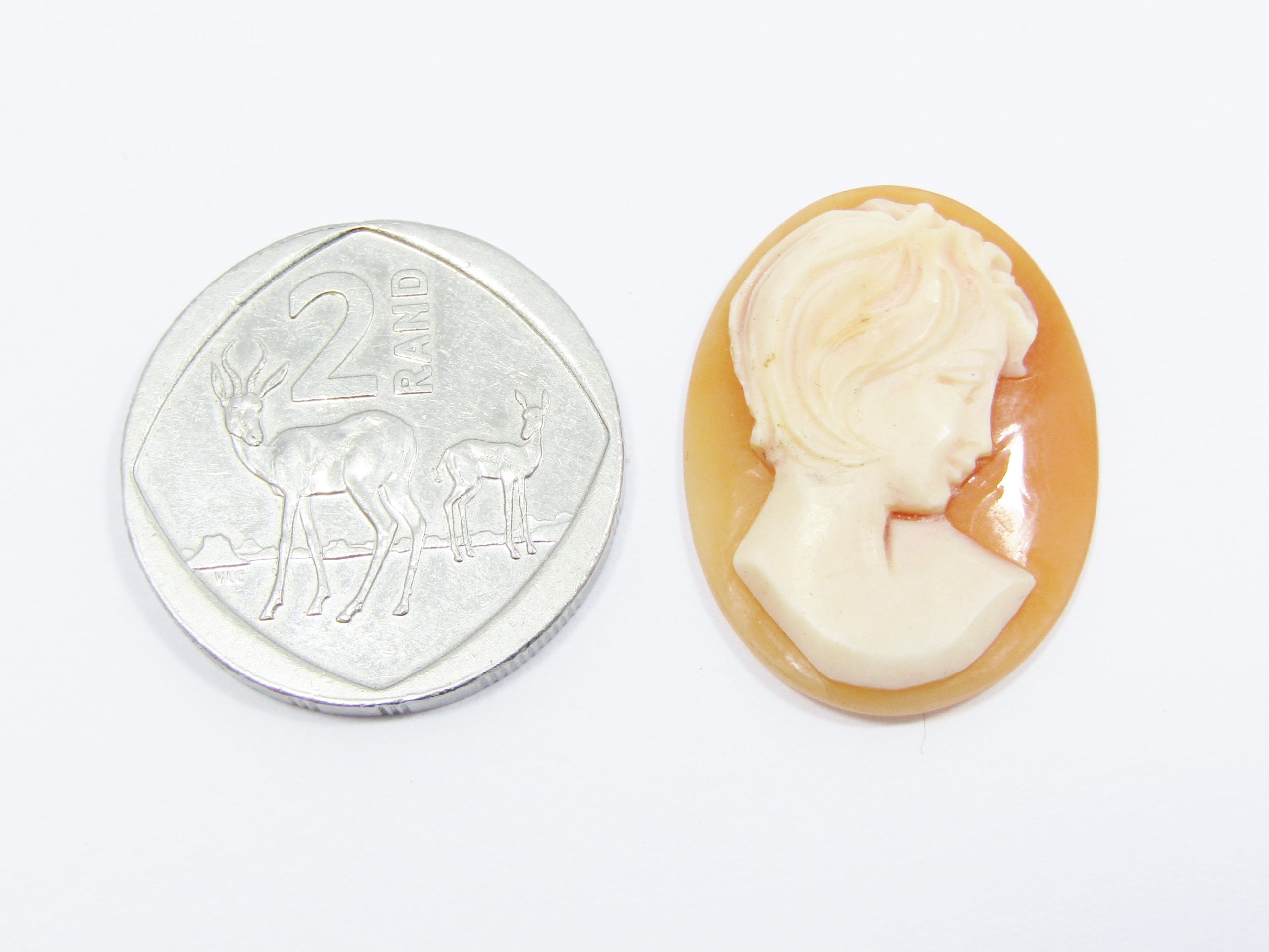 Lovely Vintage Unmounted Sardonyx Shell Carved Cameo