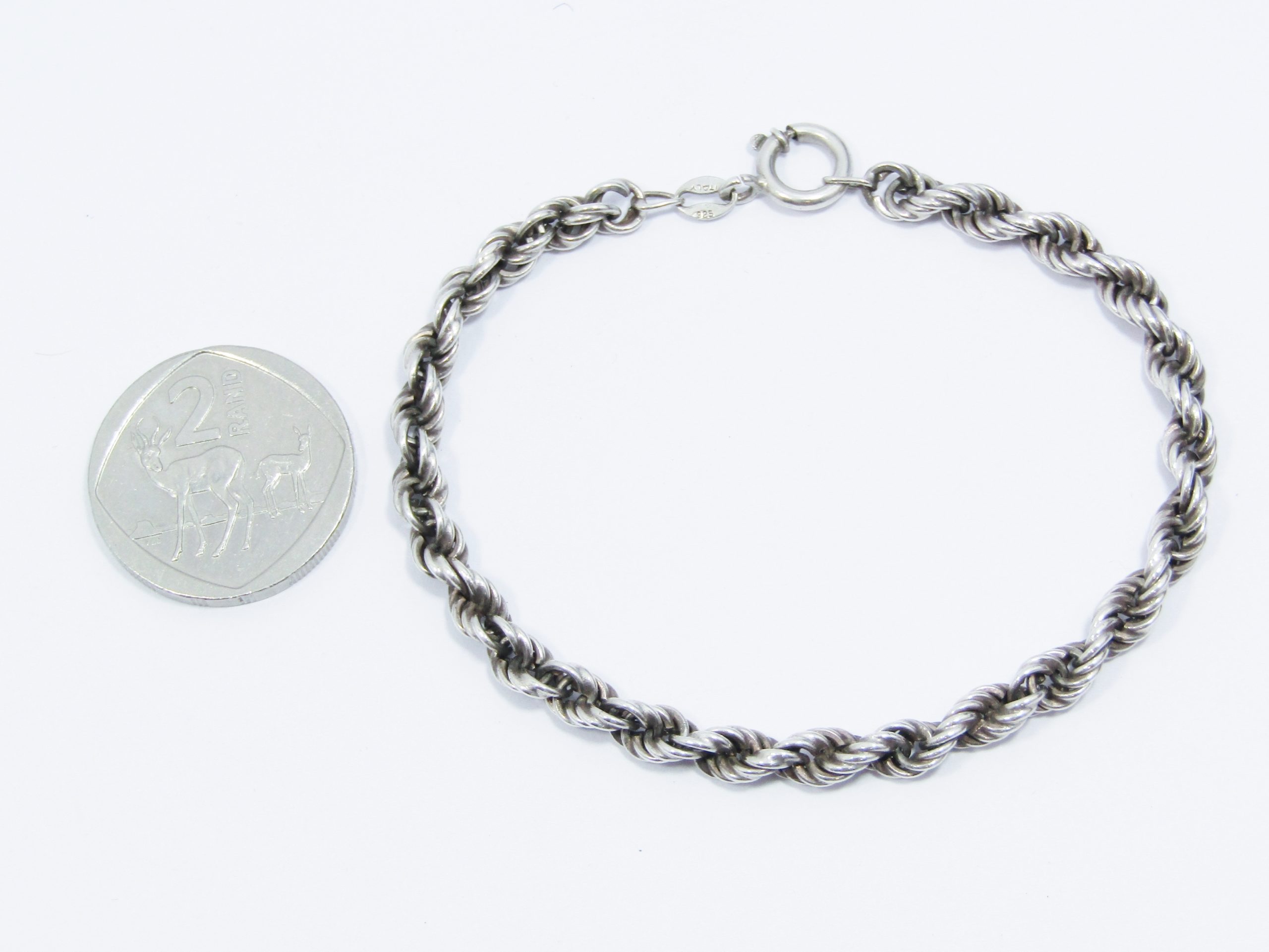 A Stunning Rope Design Bracelet in Sterling Silver.
