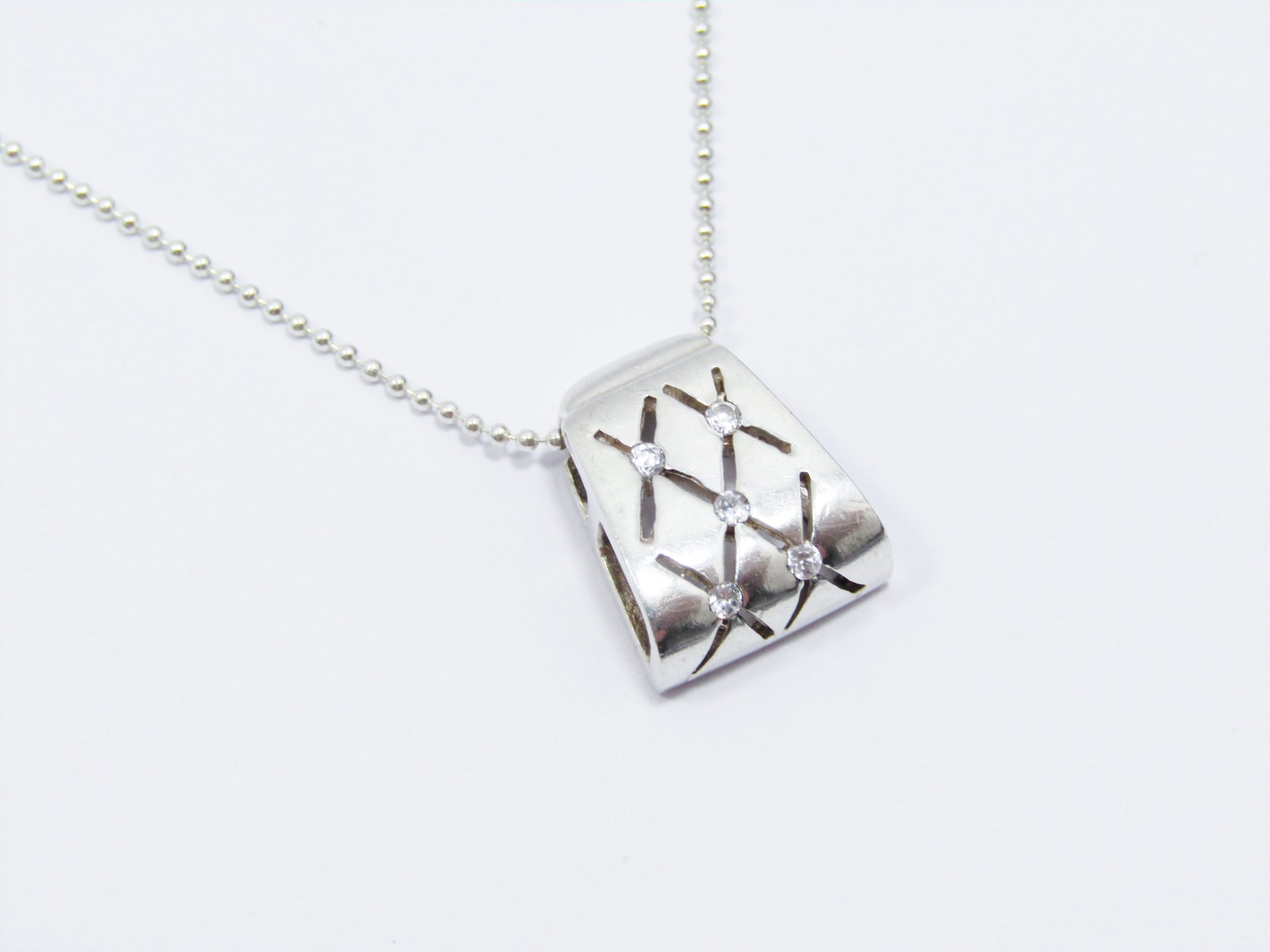 A Very Pretty Zirconia Slider Pendant on Chain in Sterling Silver.