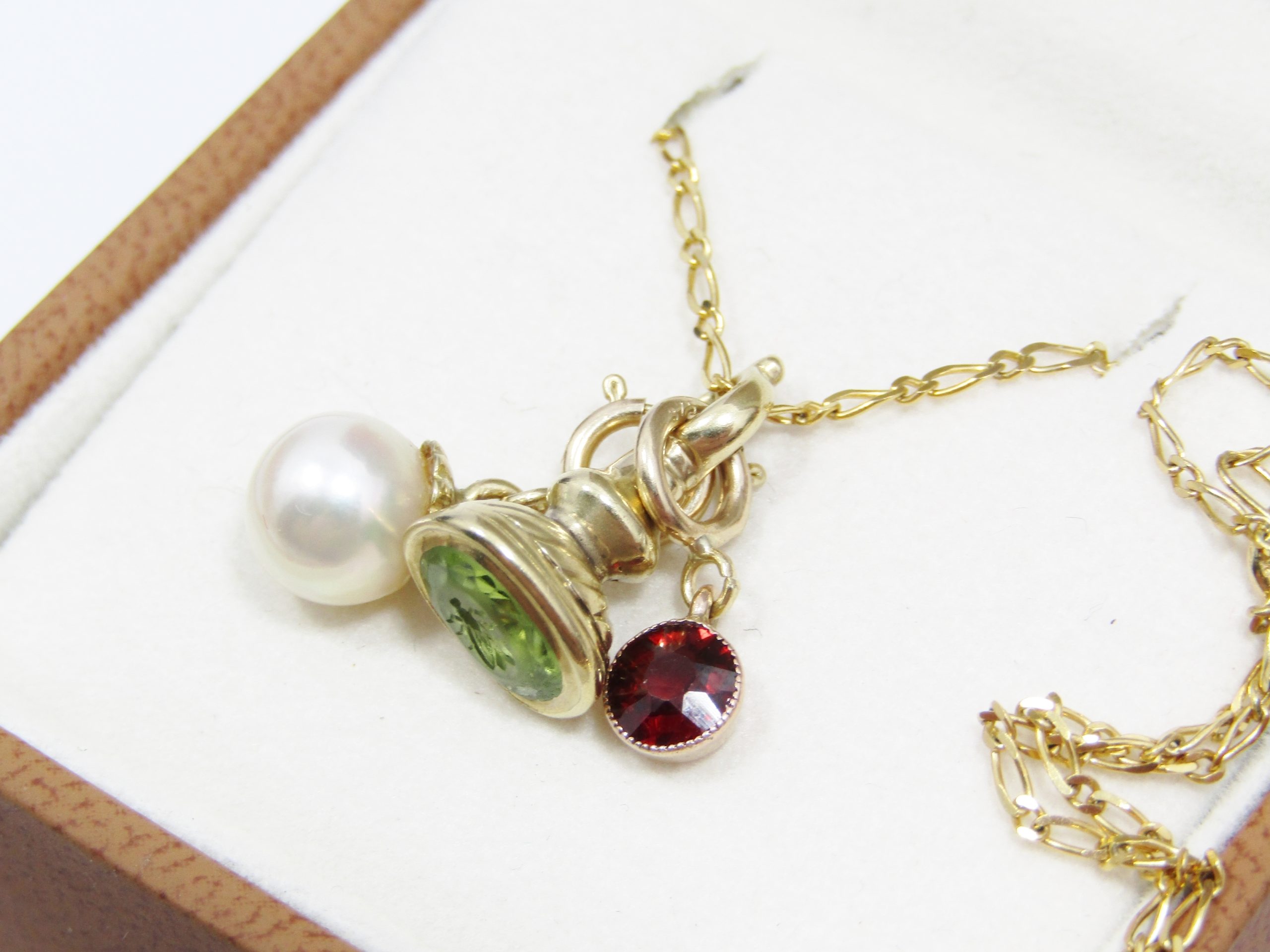 Beautiful! 9CT Gold Necklace with Gold Fob Charm, Charms