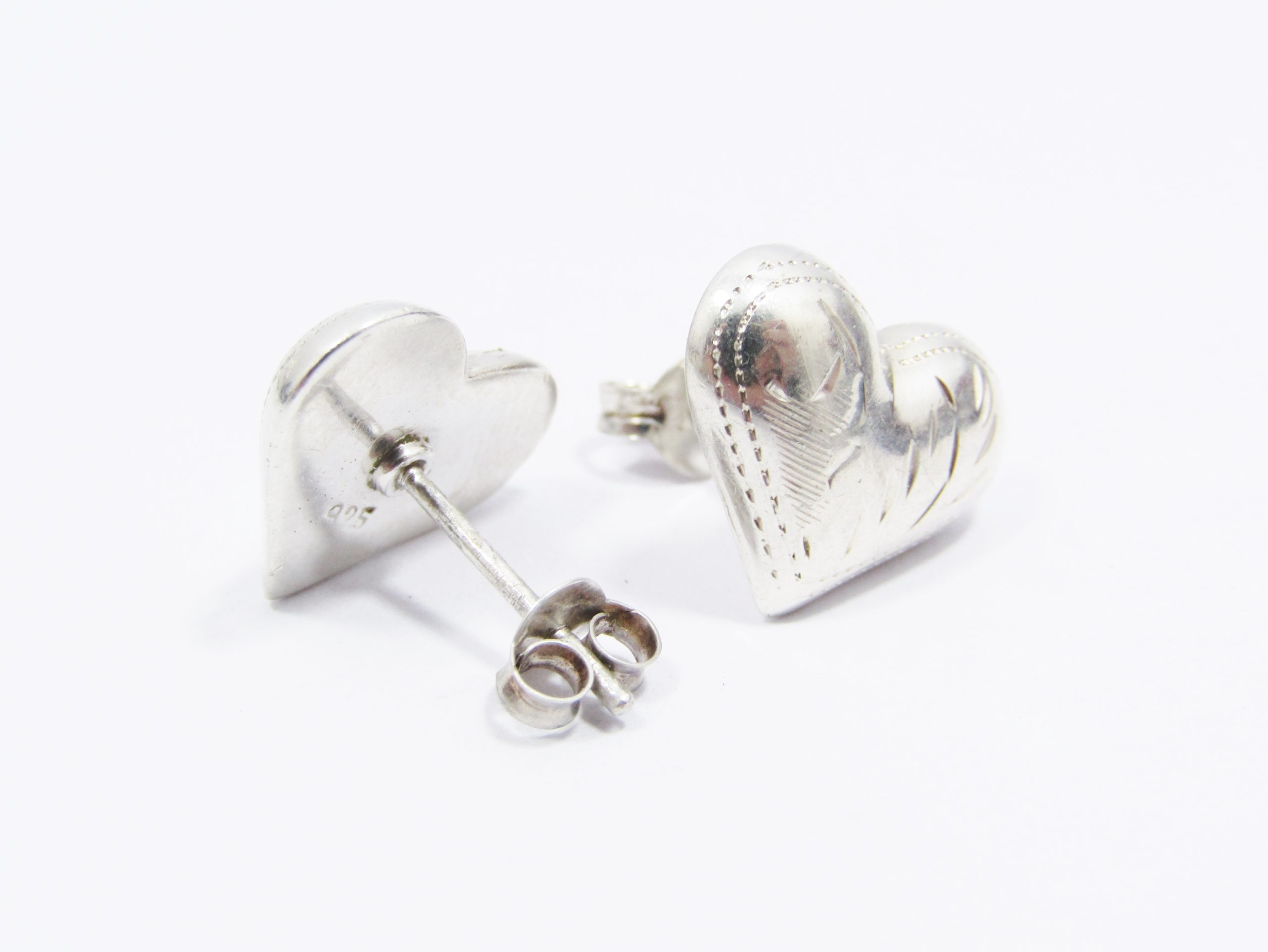 A Very Pretty Pair of Engraved Hearts Stud Earrings in Sterling Silver