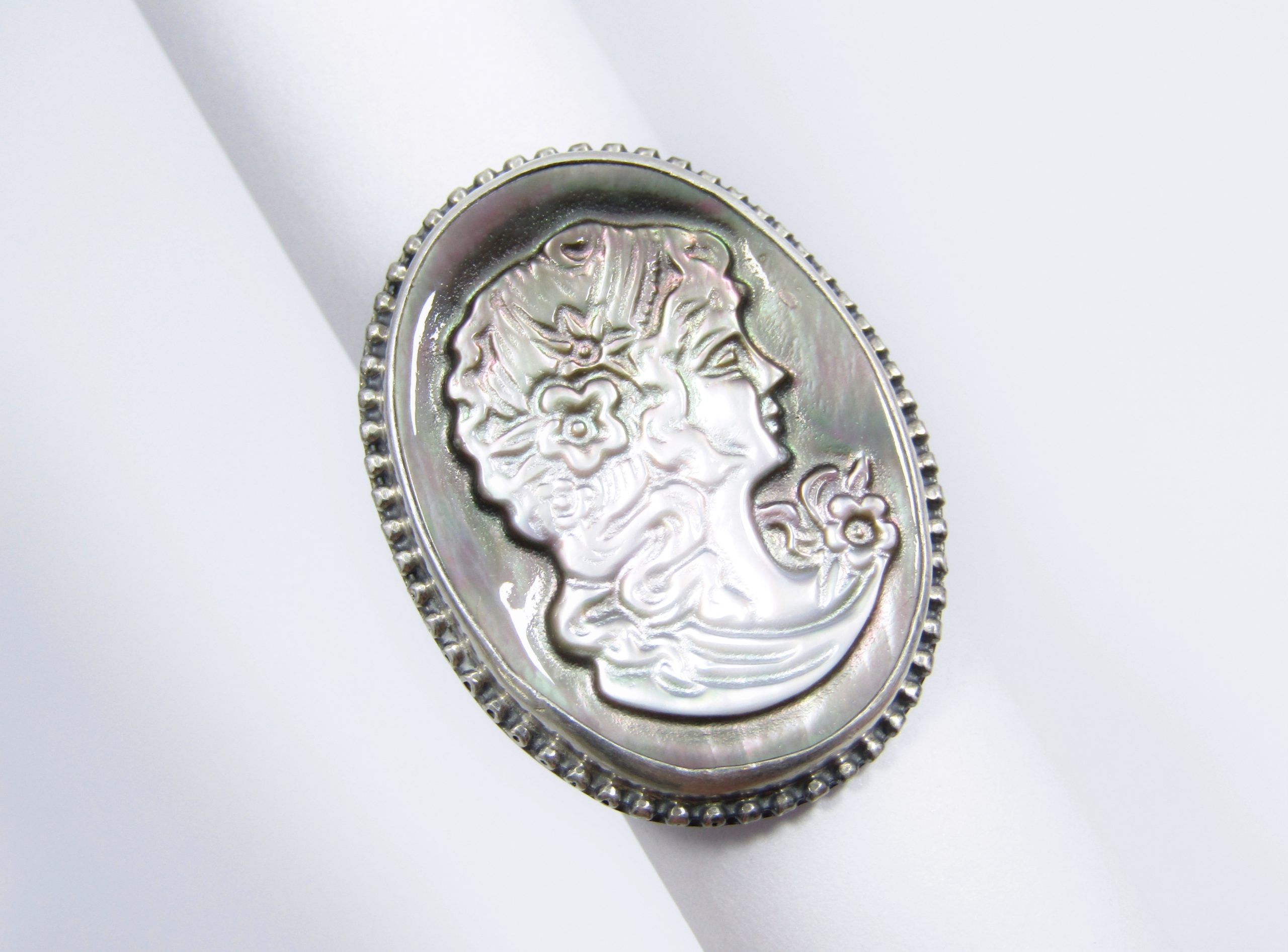 A Stunning Chunky Paui Shell  Cameo Ring in Sterling Silver.