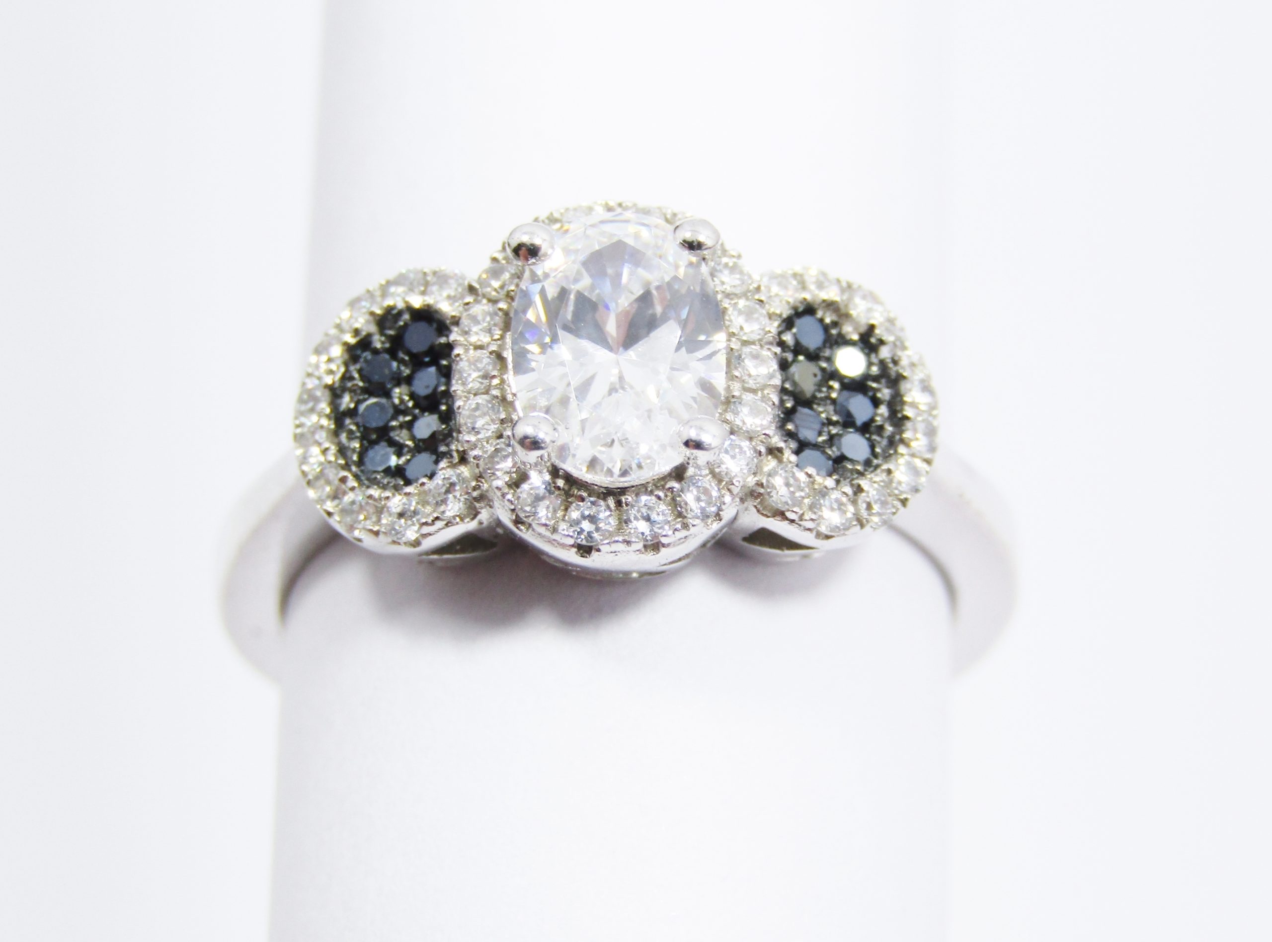 A Lovely Trilogy Ring Set with Black and Clear Zirconia's in Sterling Silver